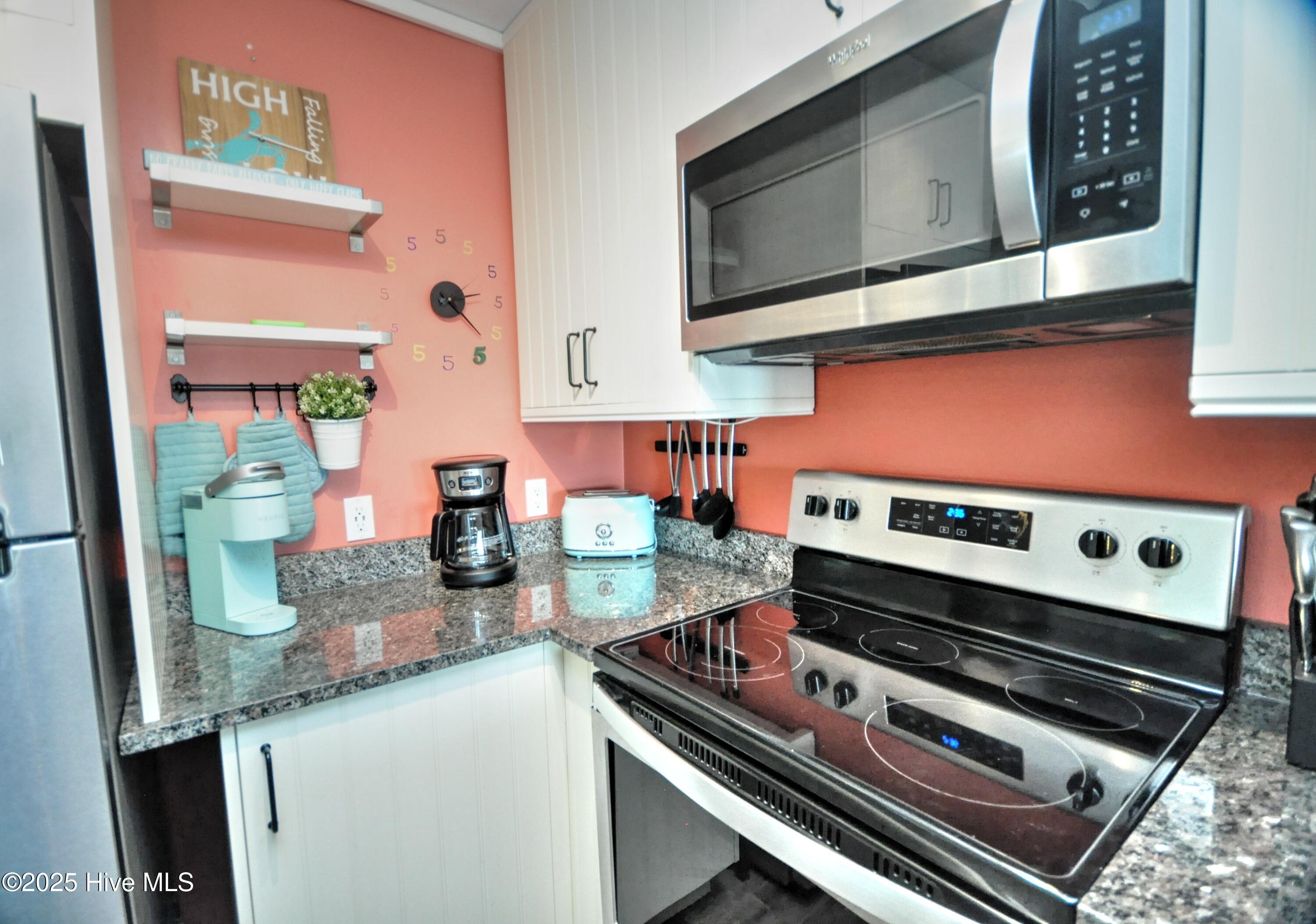 100546174 | Photo 12