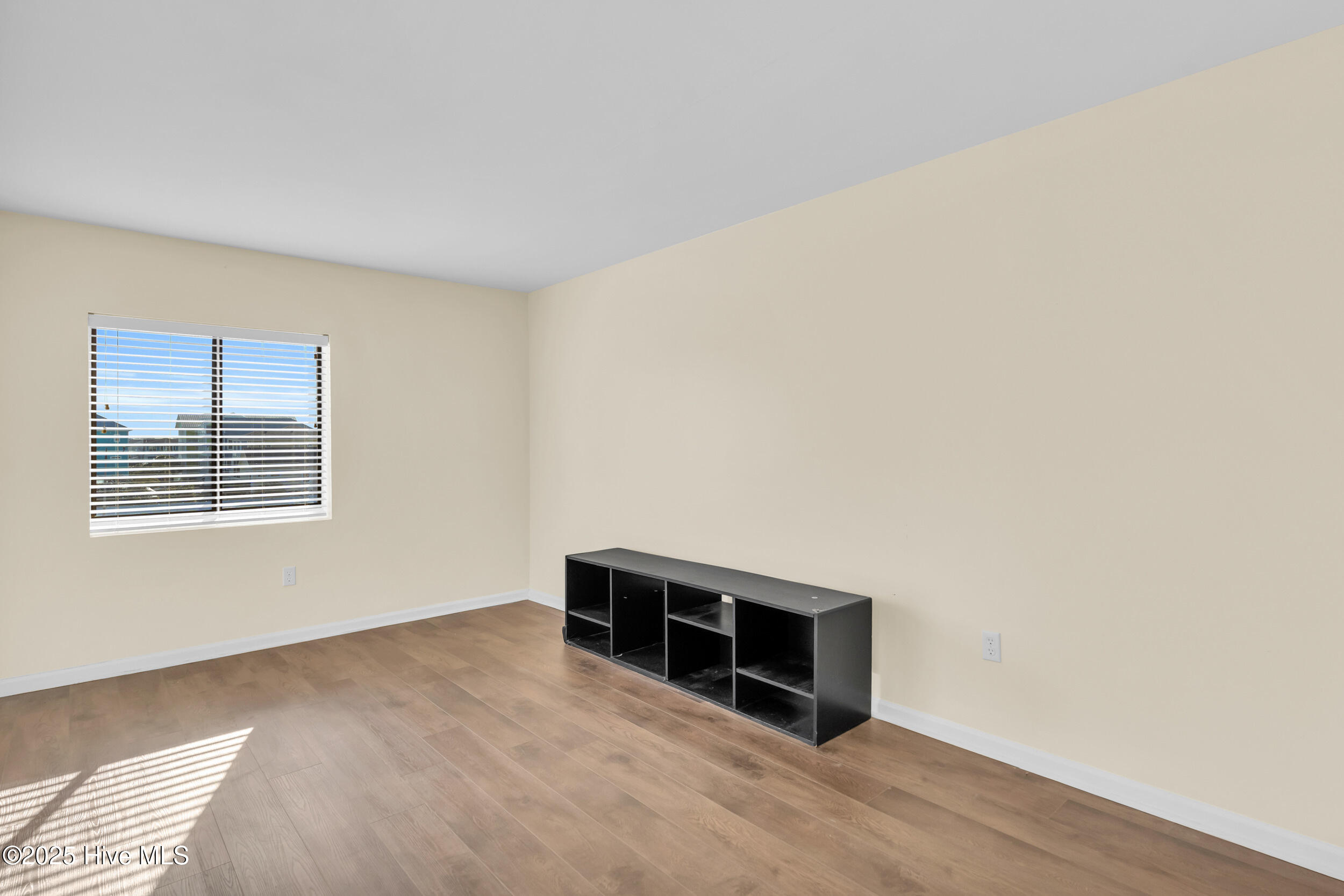 100541265 | Photo 25