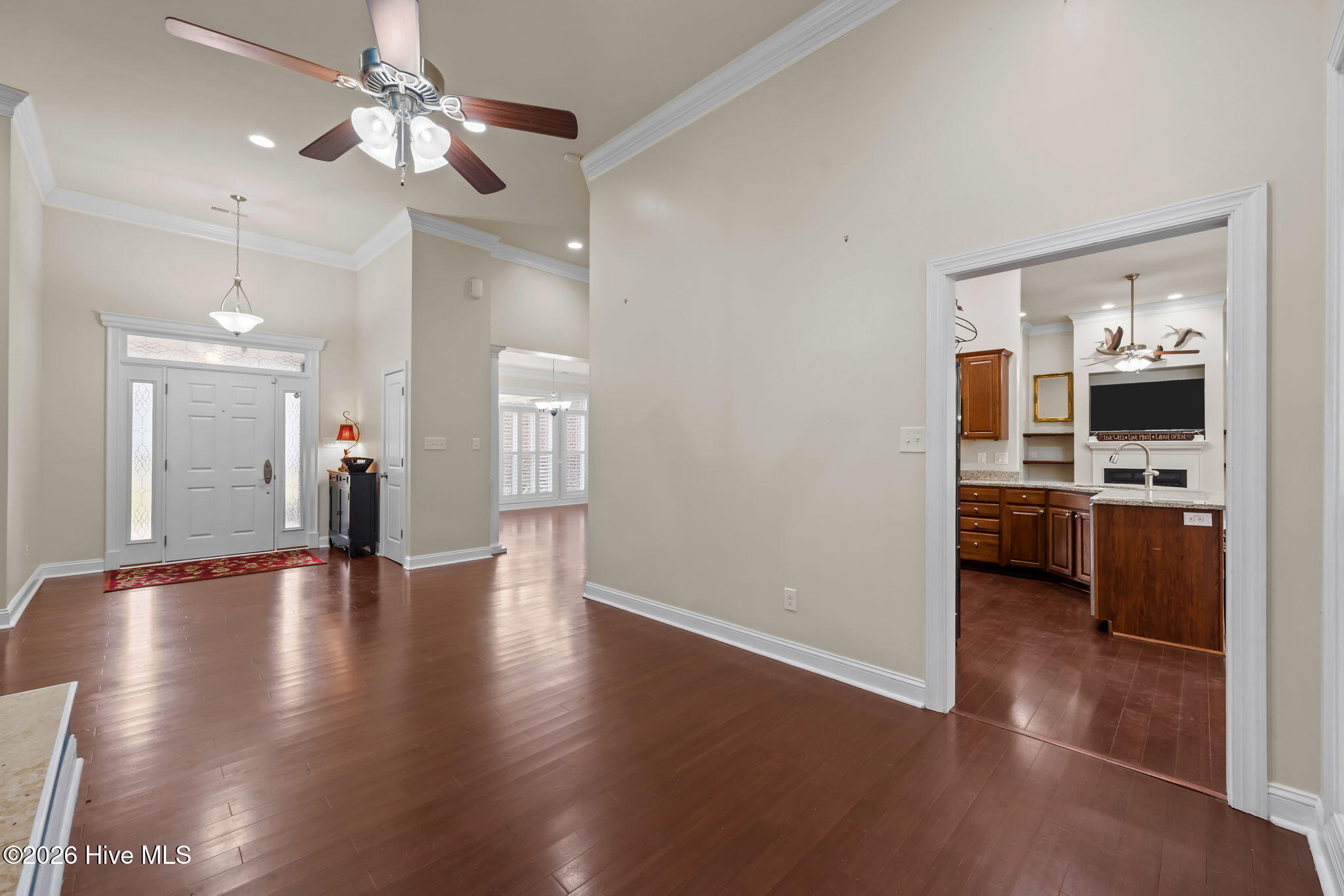 100562533 | Photo 11