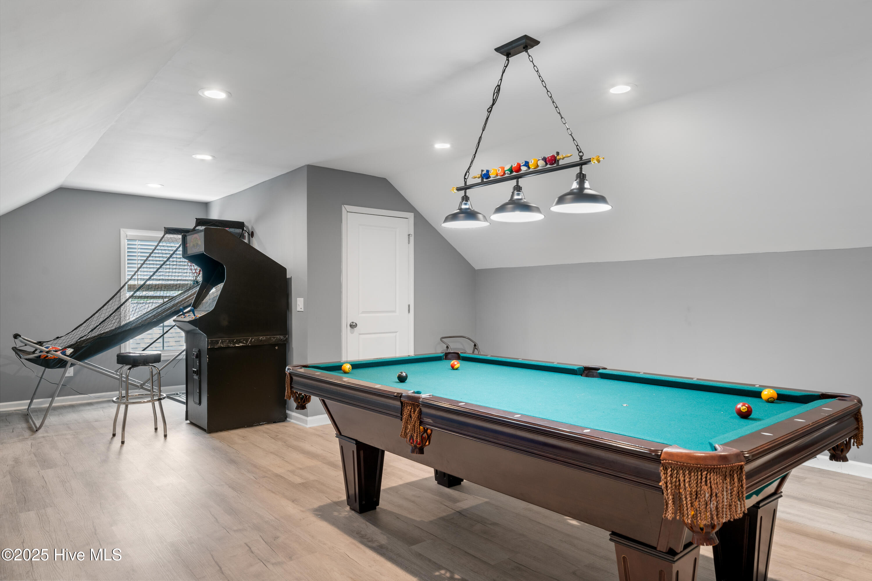 100512596 | Photo 47