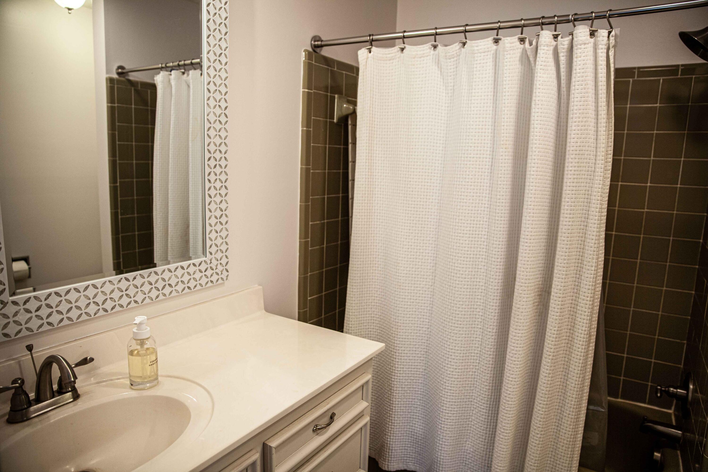 10Bathroom
