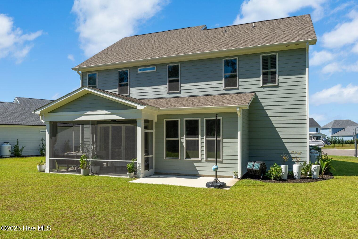 100527863 | Photo 50