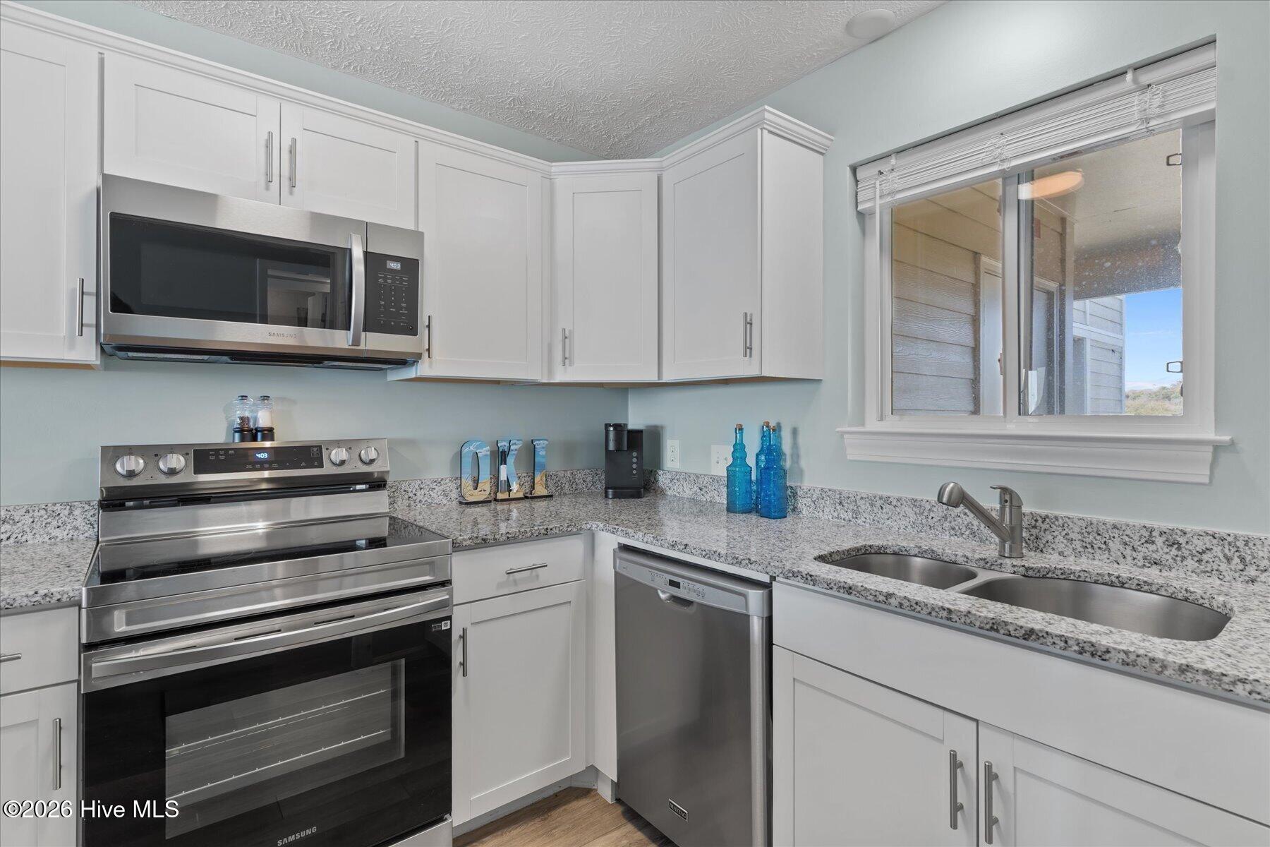 100564383 | Photo 18