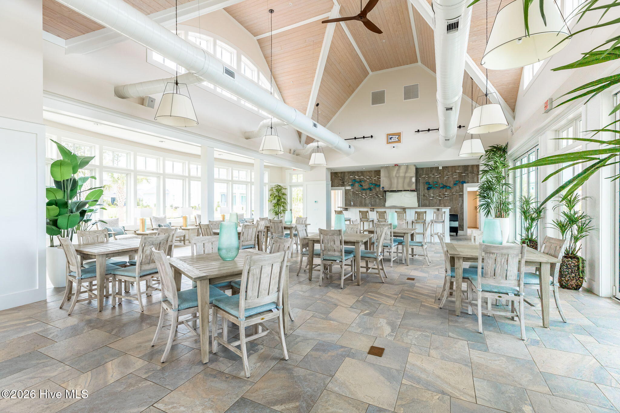 100558696 | Photo 20