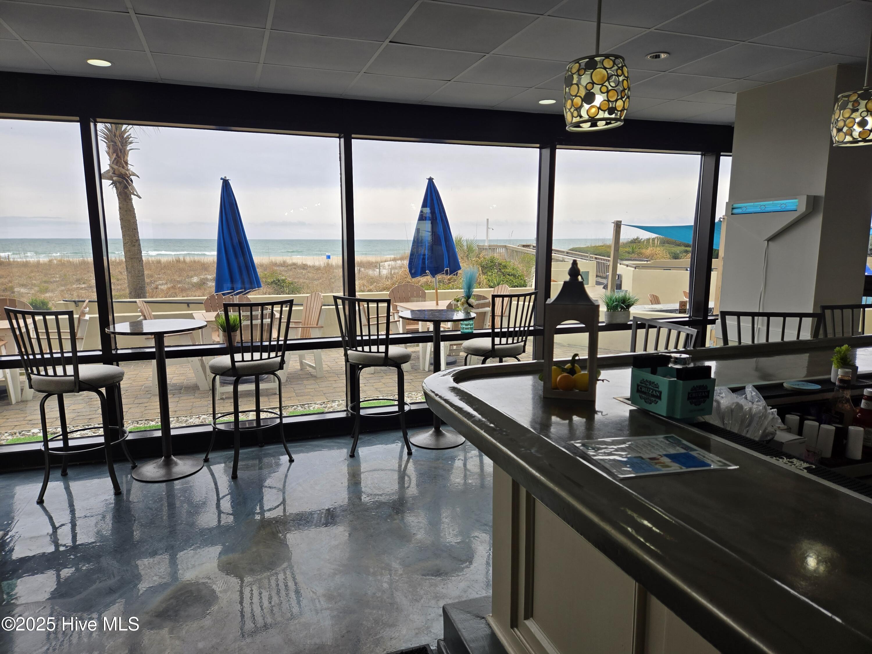 100494459 | Photo 35