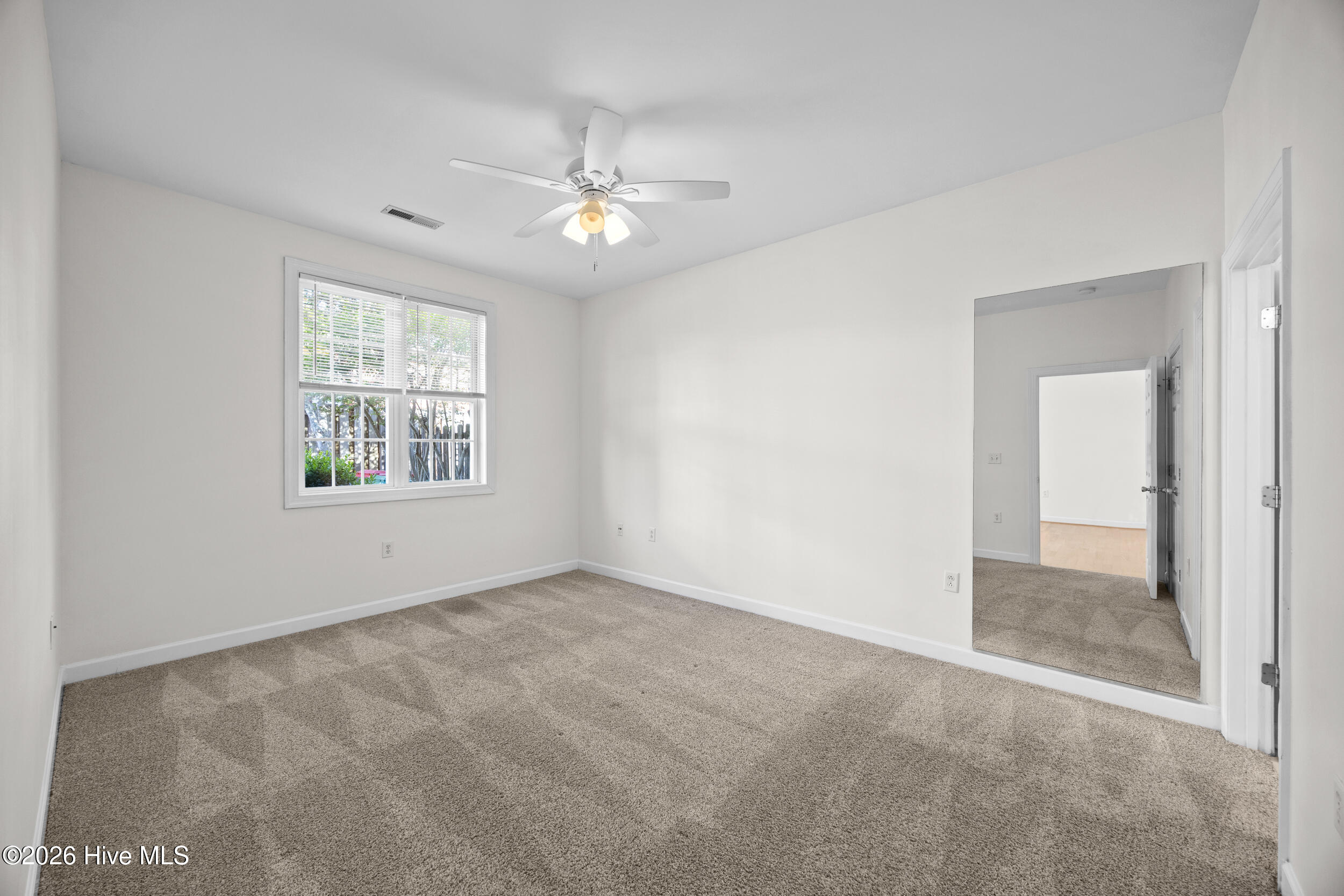 100566827 | Photo 22