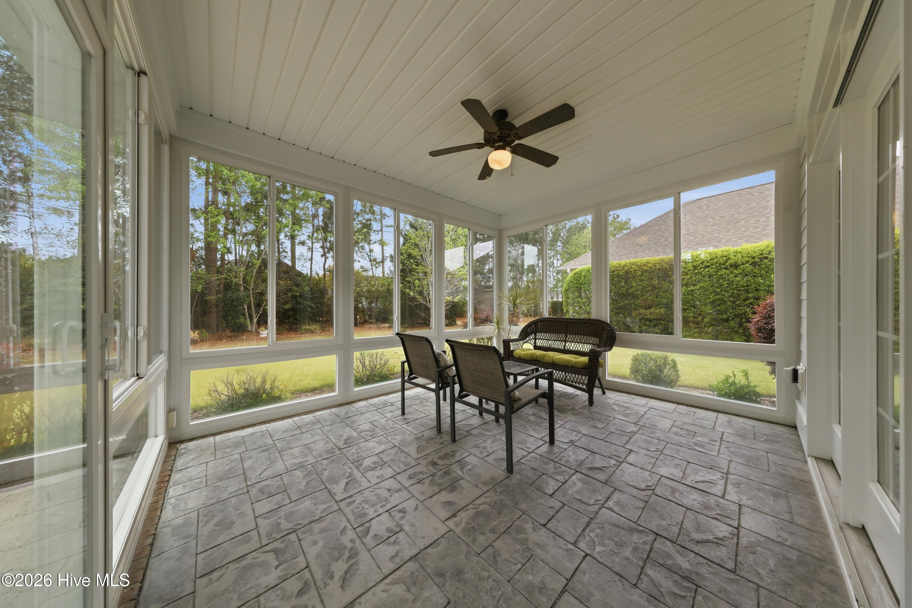 100565162 | Photo 30