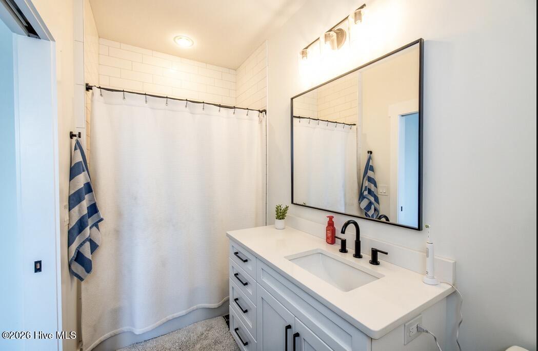 100567663 | Photo 23