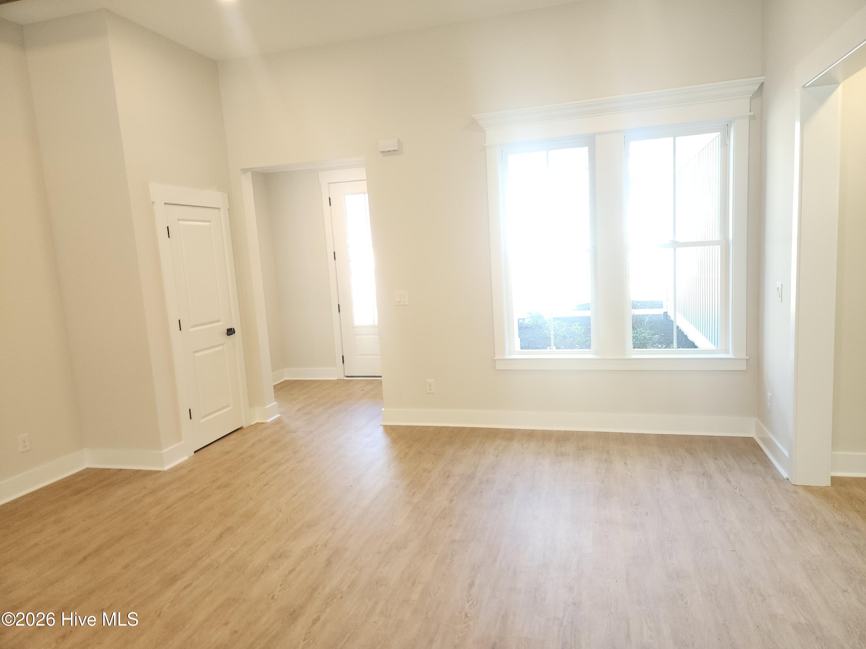 100545899 | Photo 13