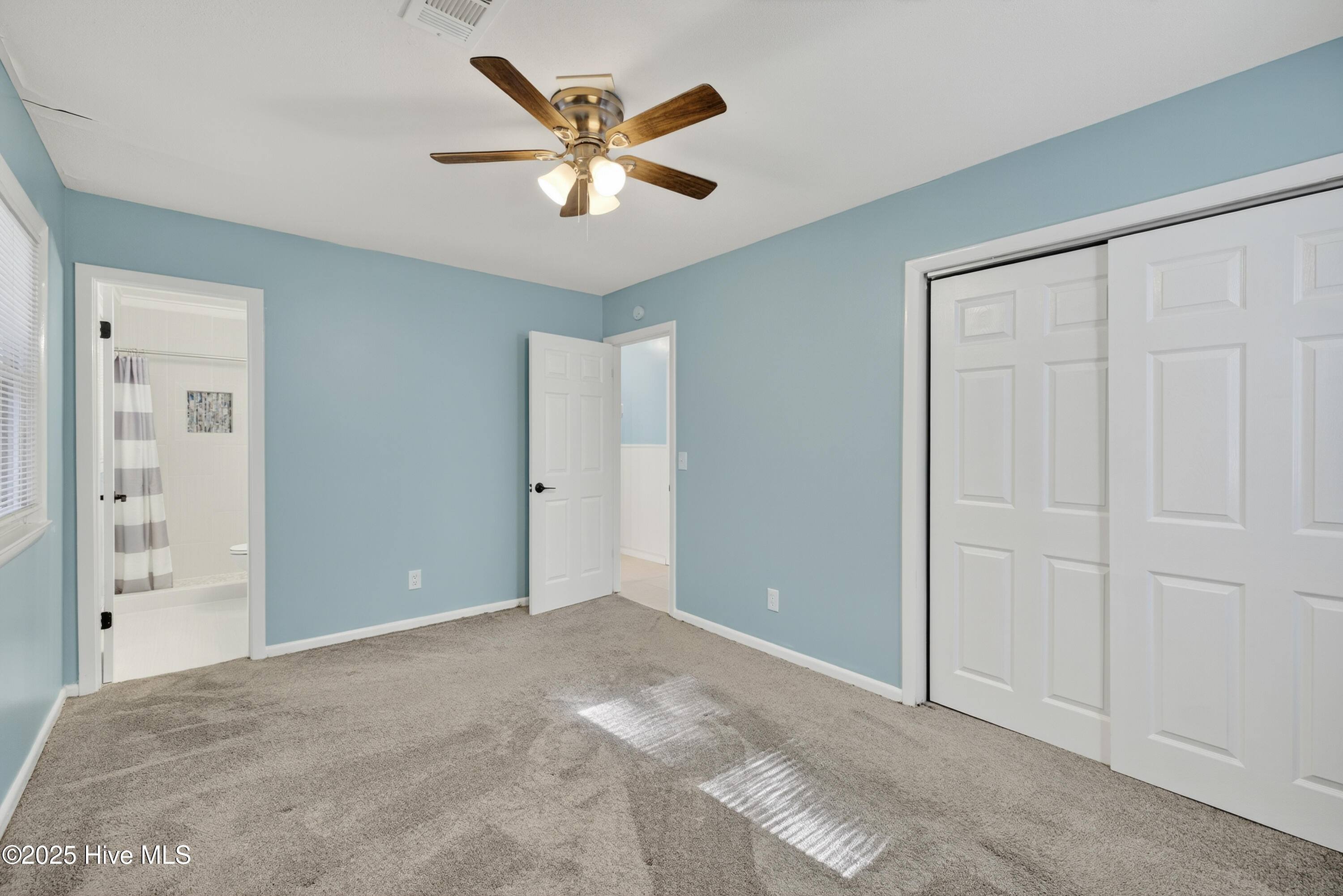 100541302 | Photo 30