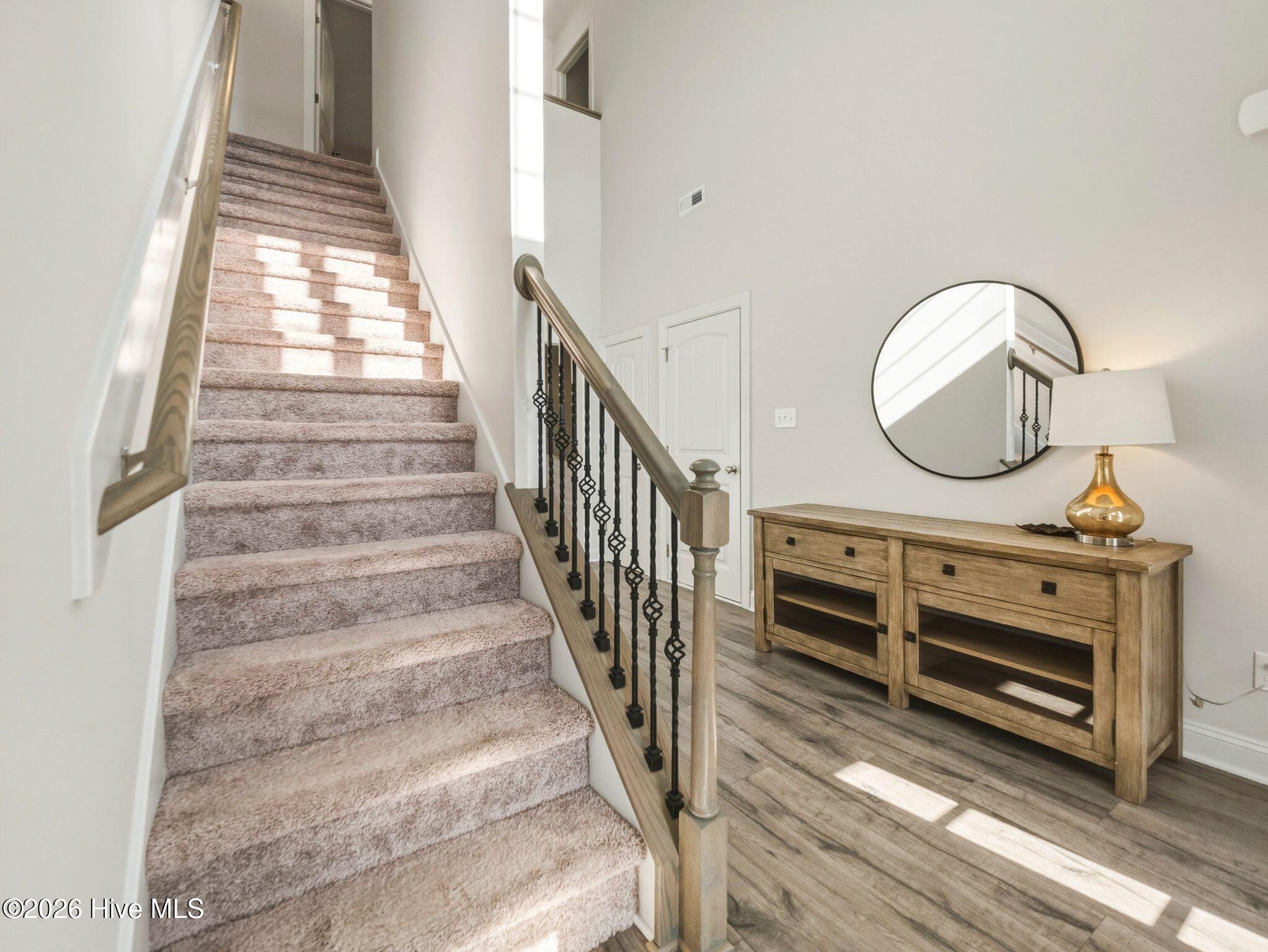 100570227 | Photo 26