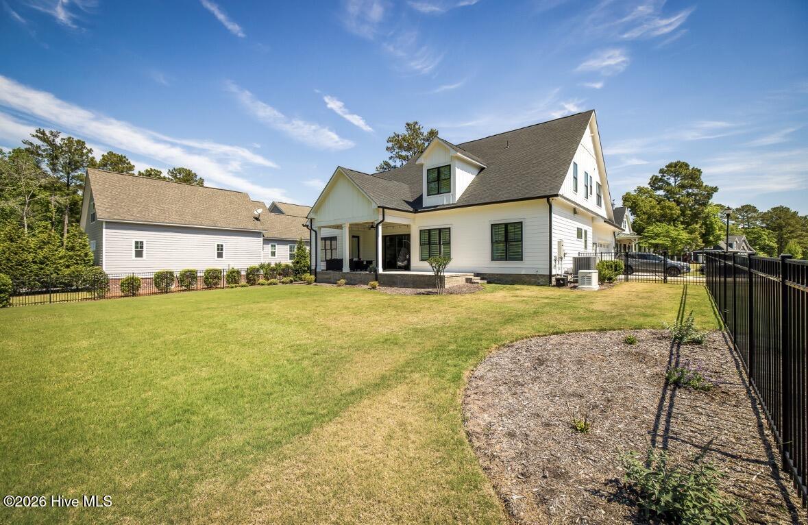 100567663 | Photo 31