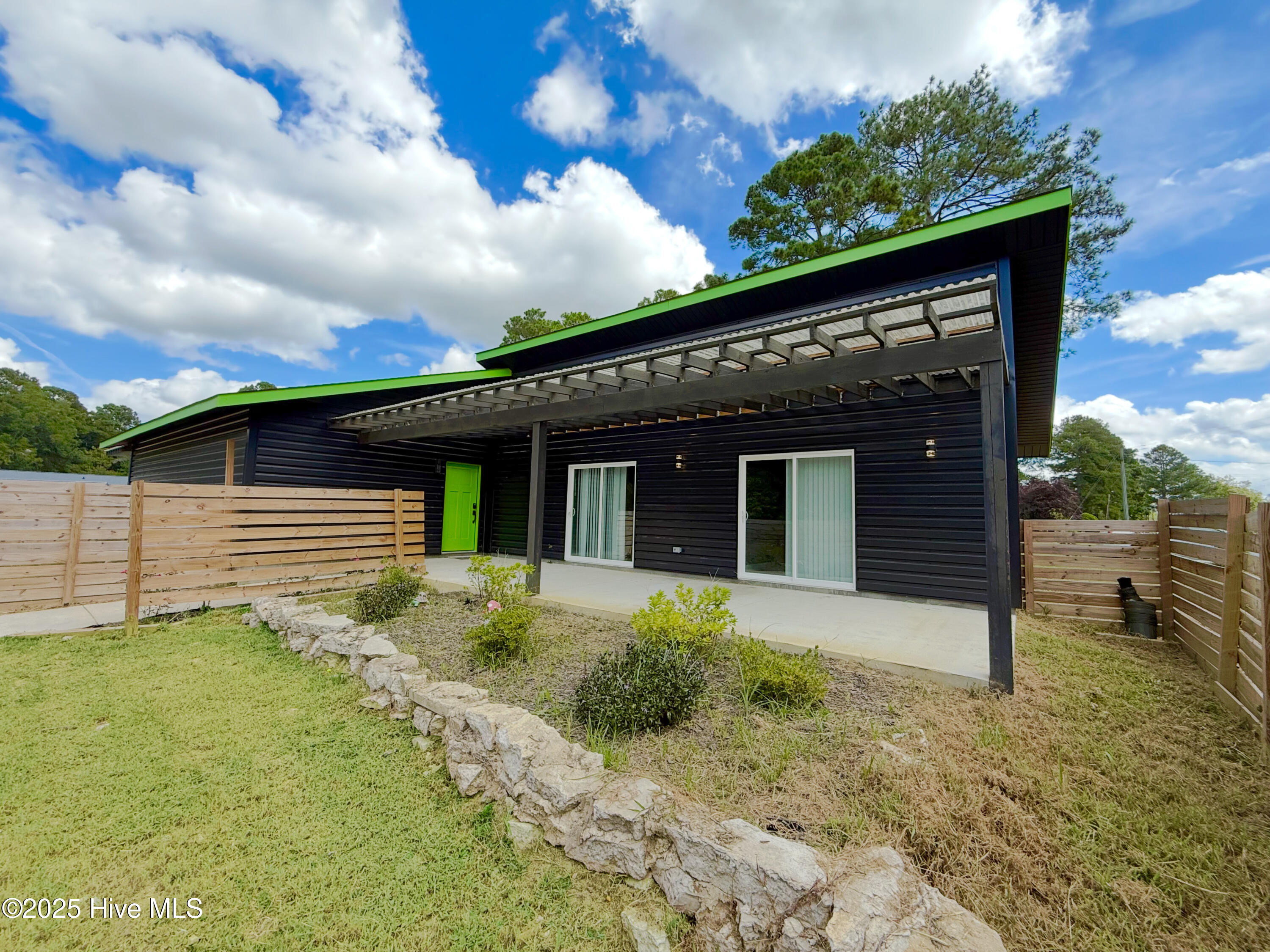 Homes for sale in Washington, NC | 1718 Highland Dr, Washington, NC 27889 | MLS# 100528537