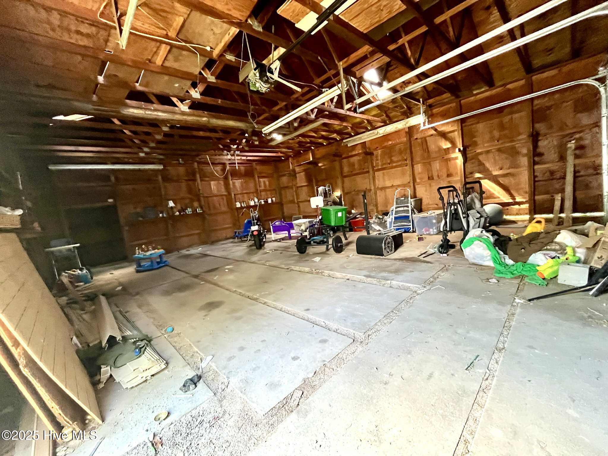 100528280 | Photo 29