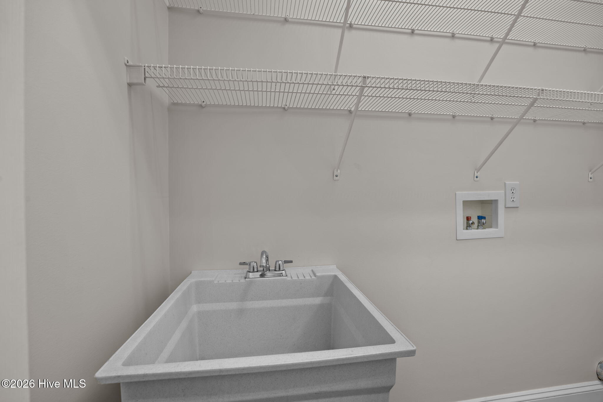 100548022 | Photo 34