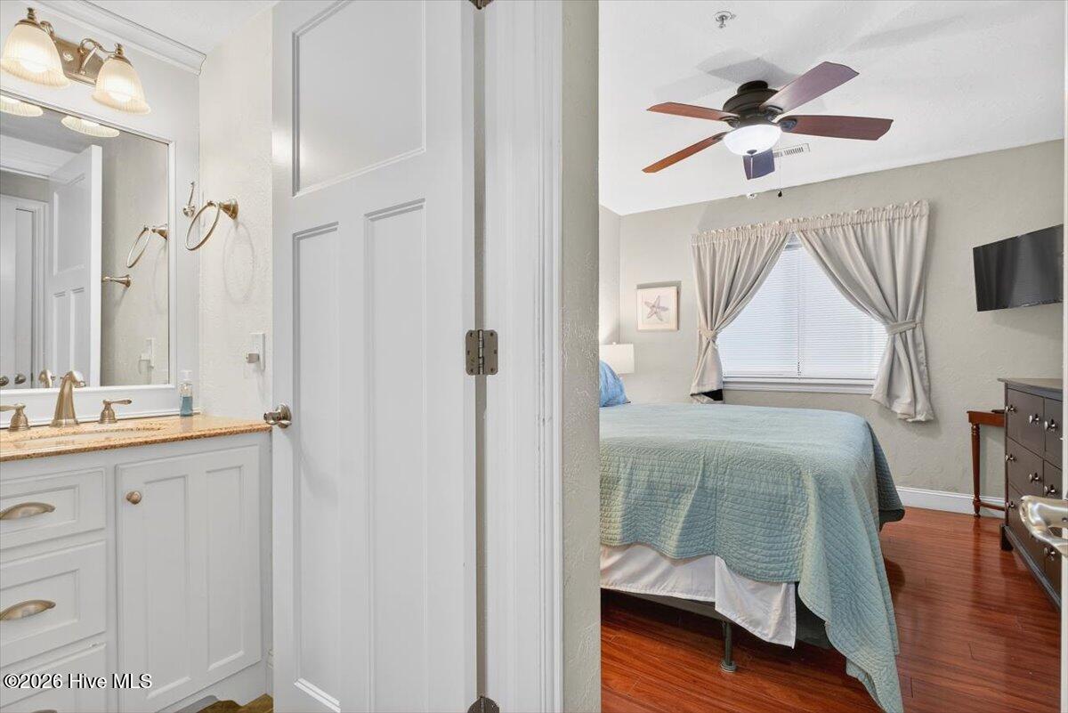 100555622 | Photo 36