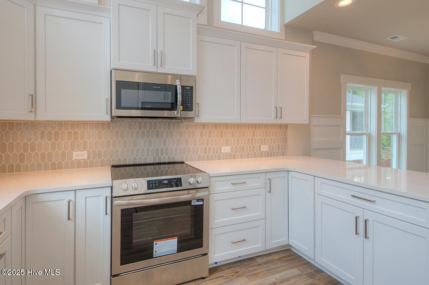 100502884 | Photo 36