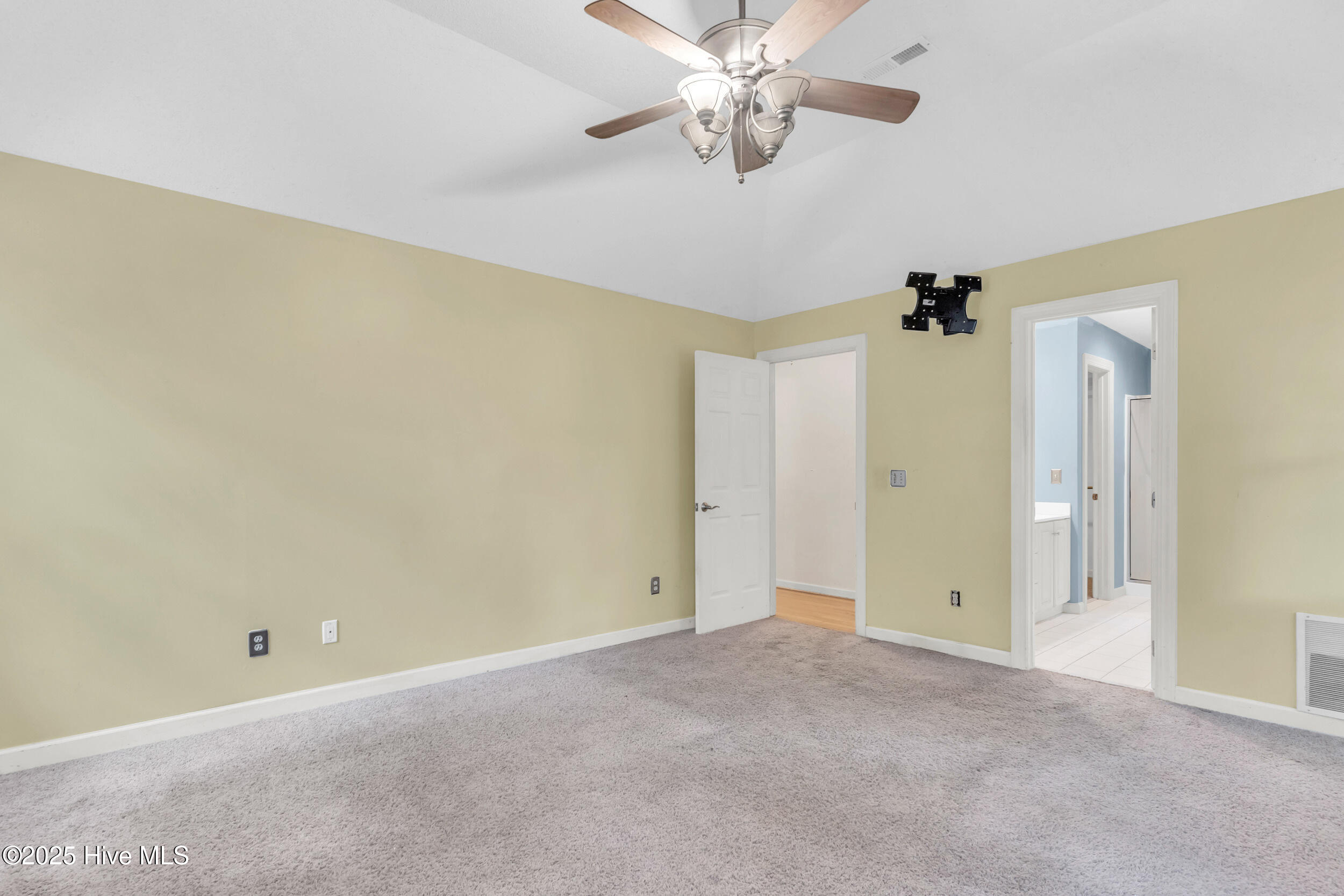 3004 Wickford Road, Wilmington, NC 28409 – photo 23: Primary Bedroom