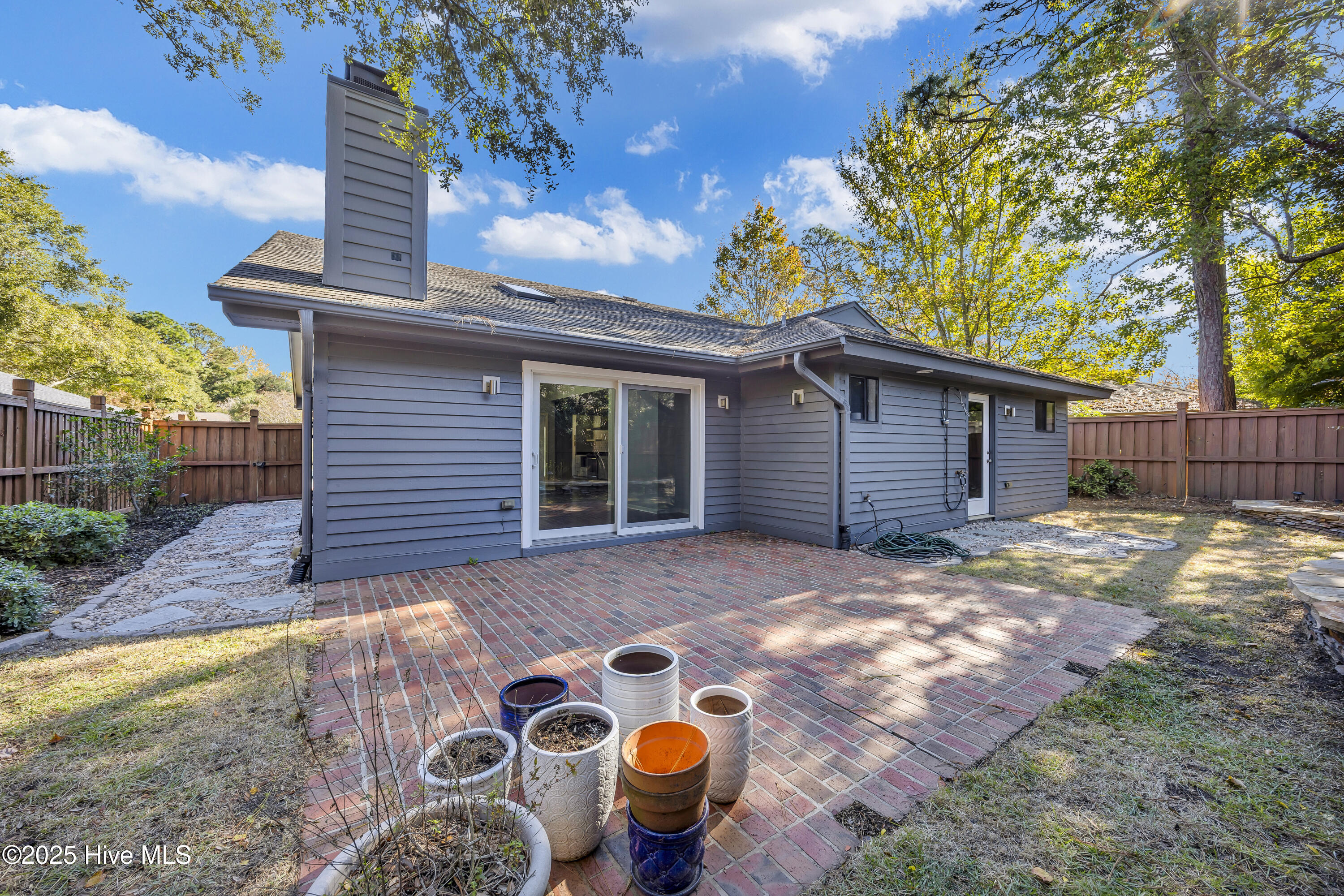 100540470 | Photo 25