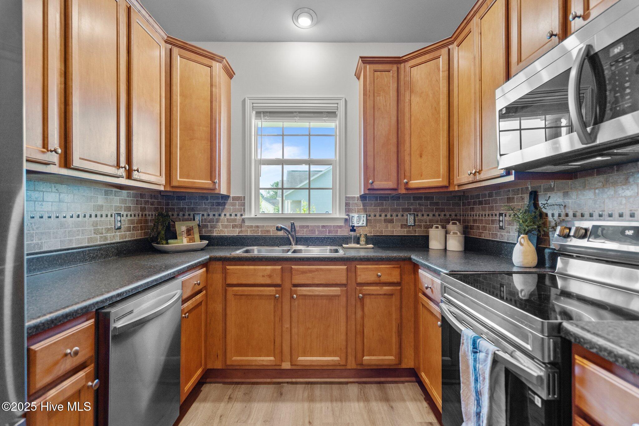 100514871 | Photo 16