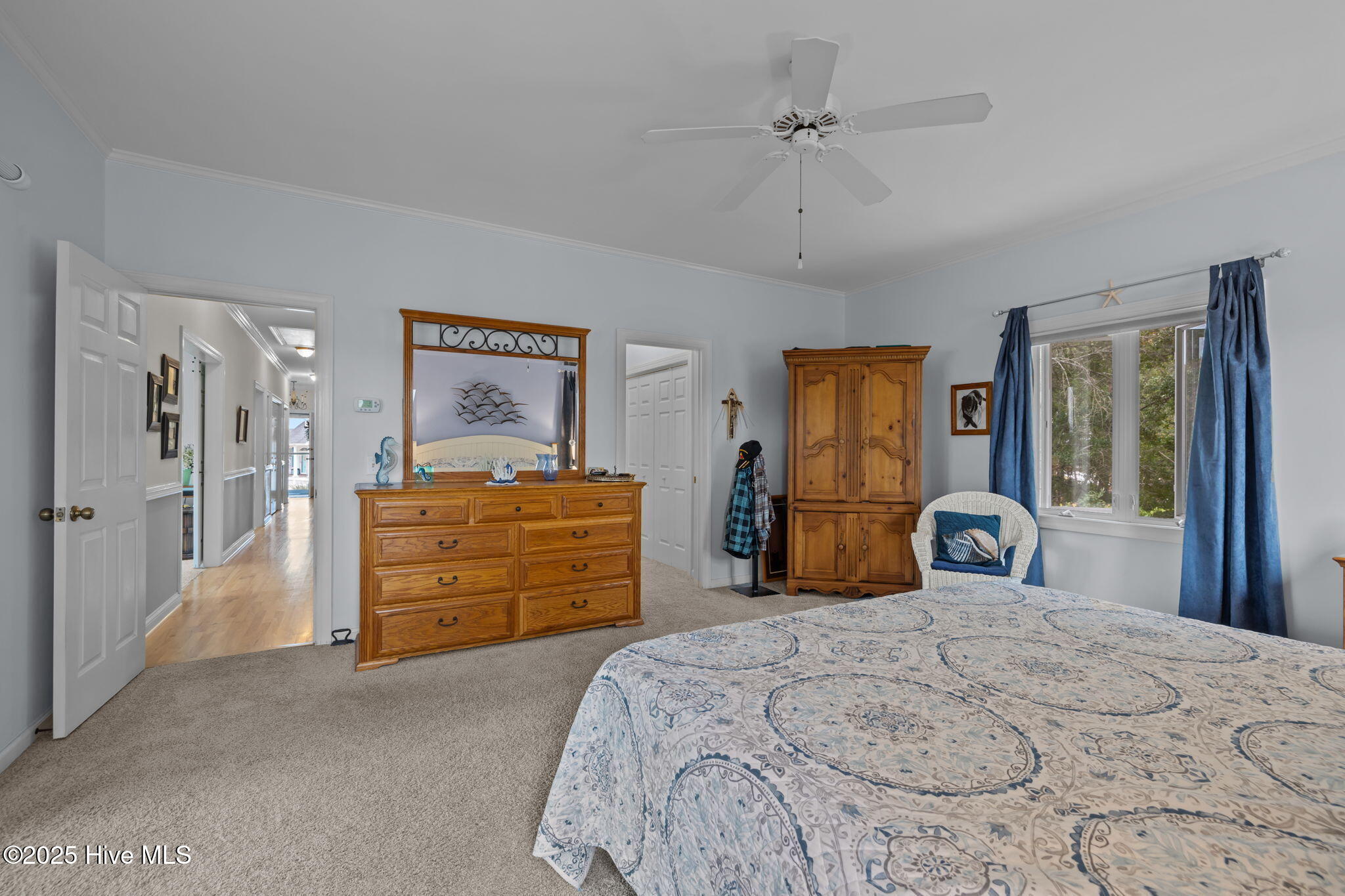 100540385 | Photo 29