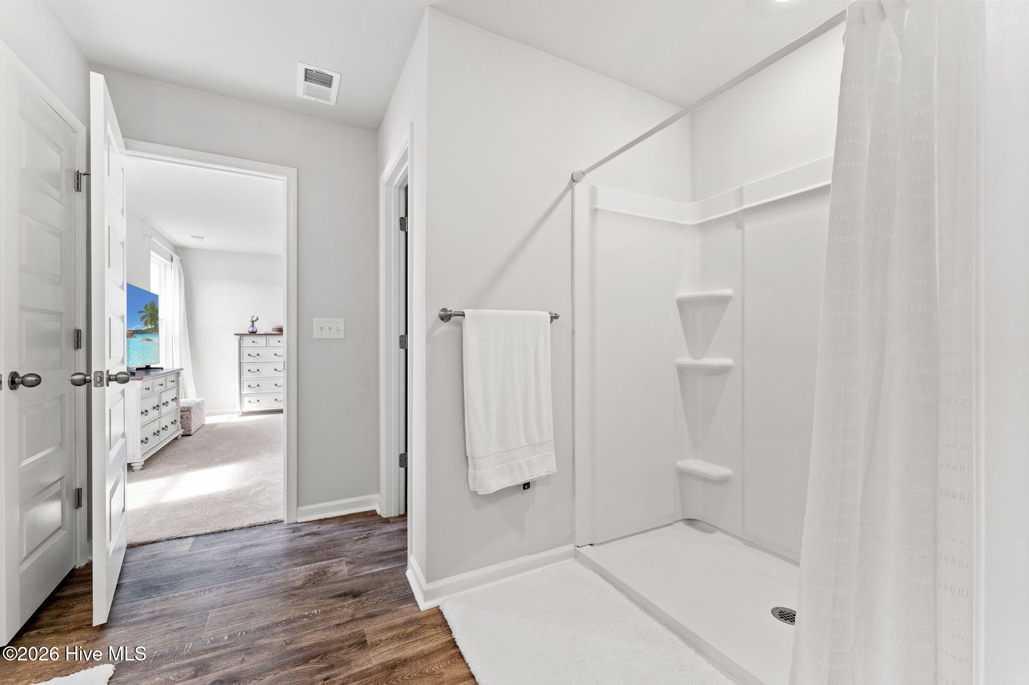 100566153 | Photo 21