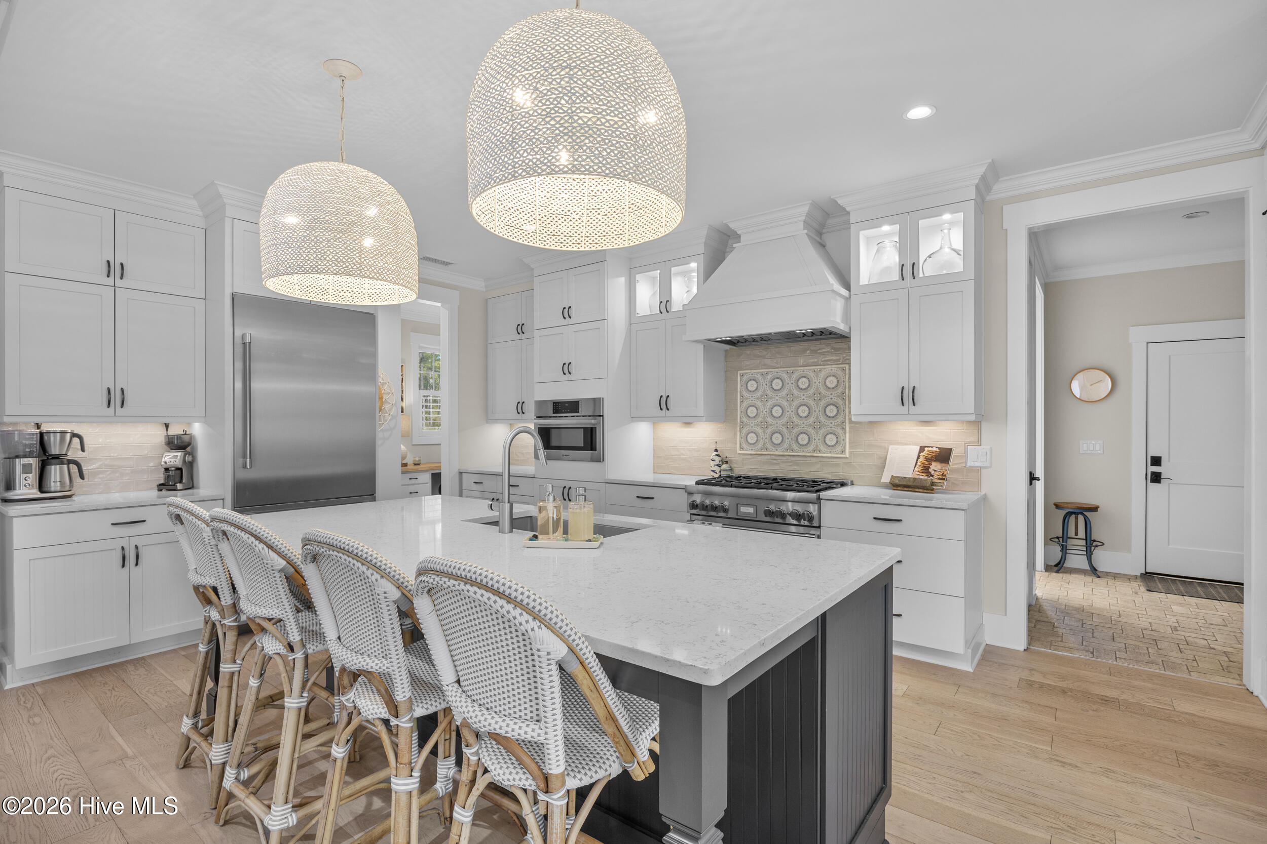 100527990 | Photo 30