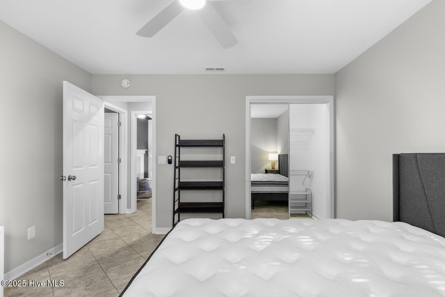 100535668 | Photo 31