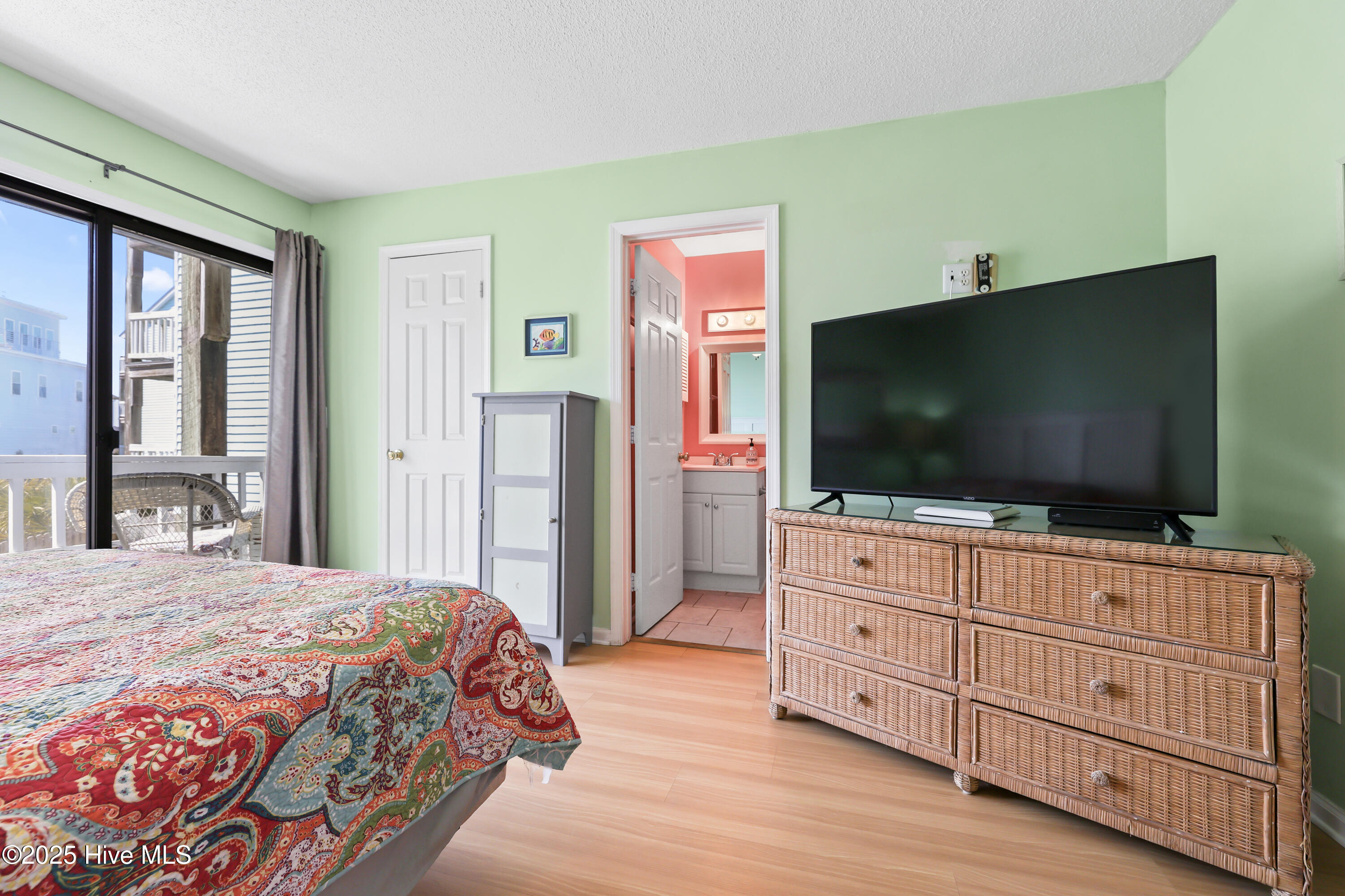 1717 Carolina Beach Avenue N 2a, Carolina Beach, NC 28428 – photo 18: Photo Mar 08 2025, 14 20 41