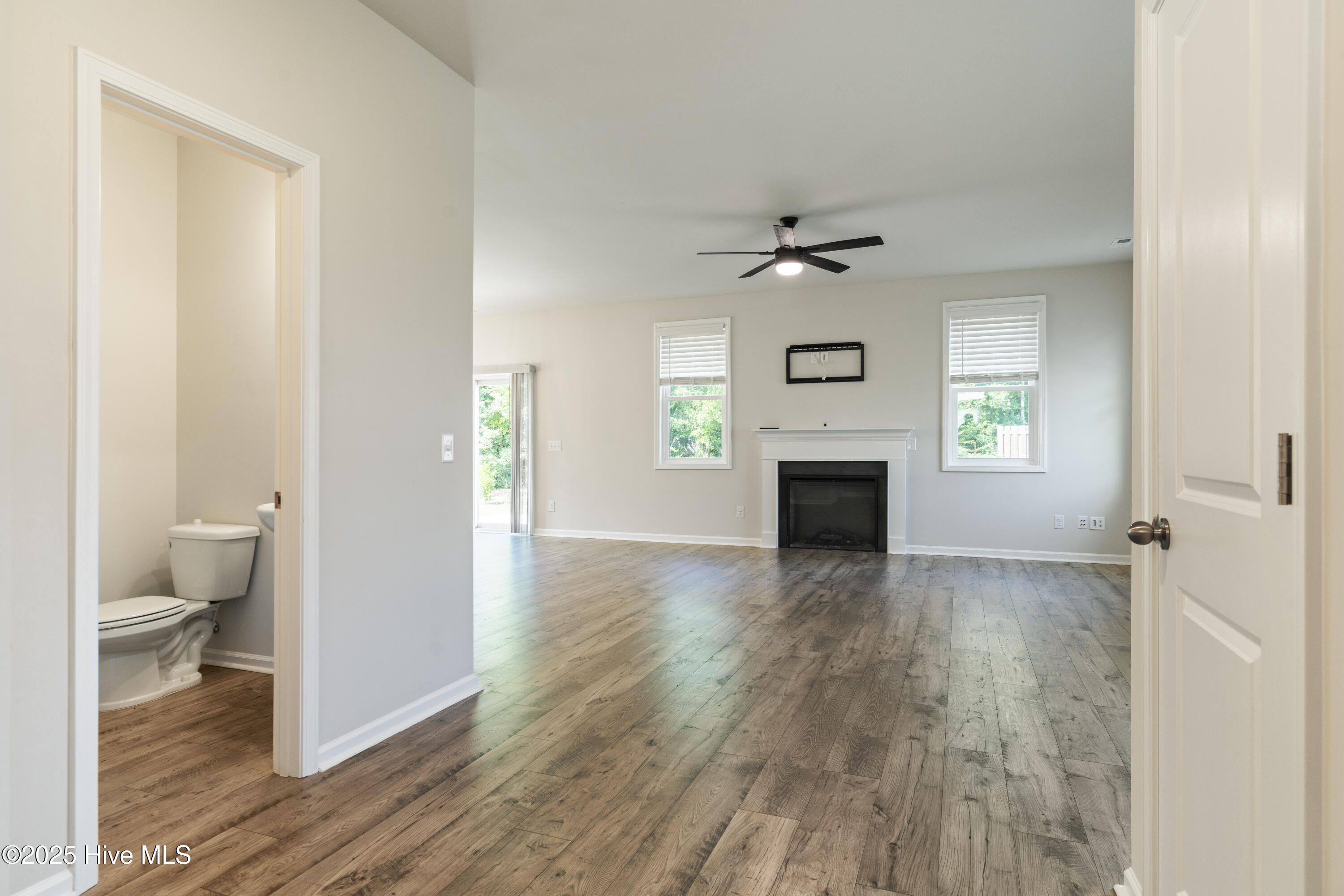 100516563 | Photo 10