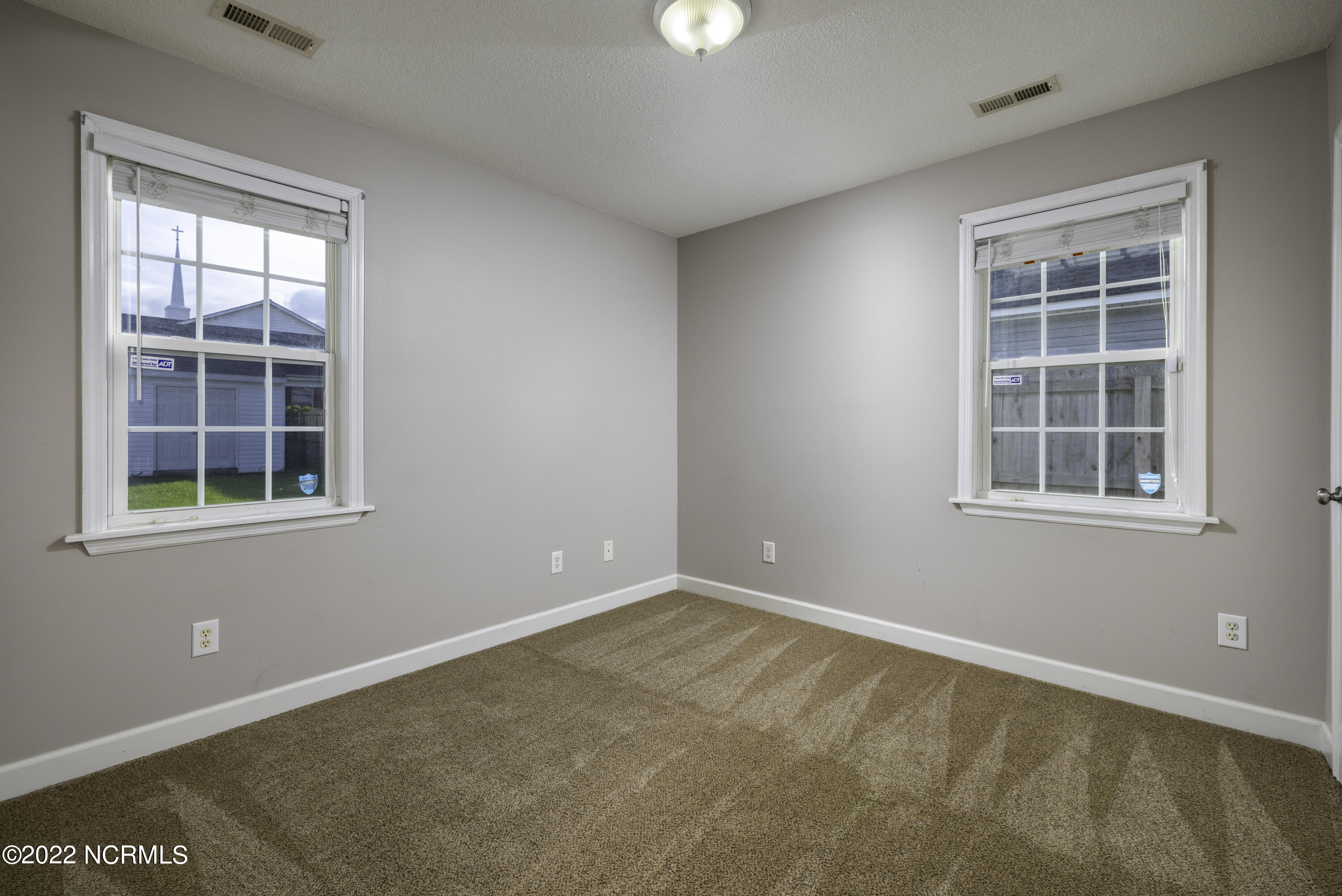 100568237 | Photo 11