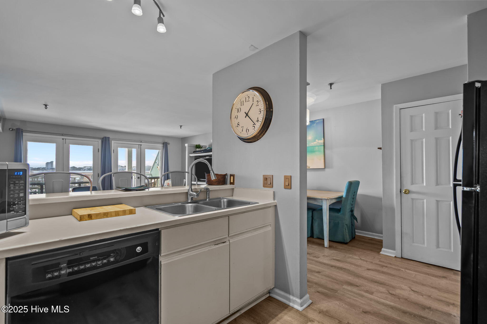 111 Florida Avenue UNIT Apt 3, Carolina Beach, NC, 28428