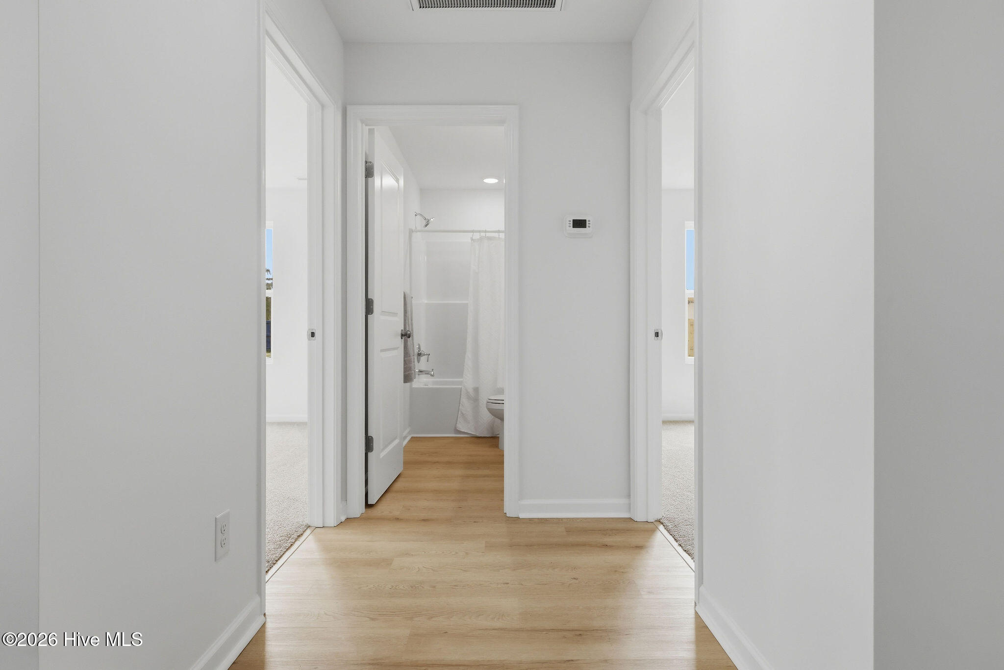 100554240 | Photo 38