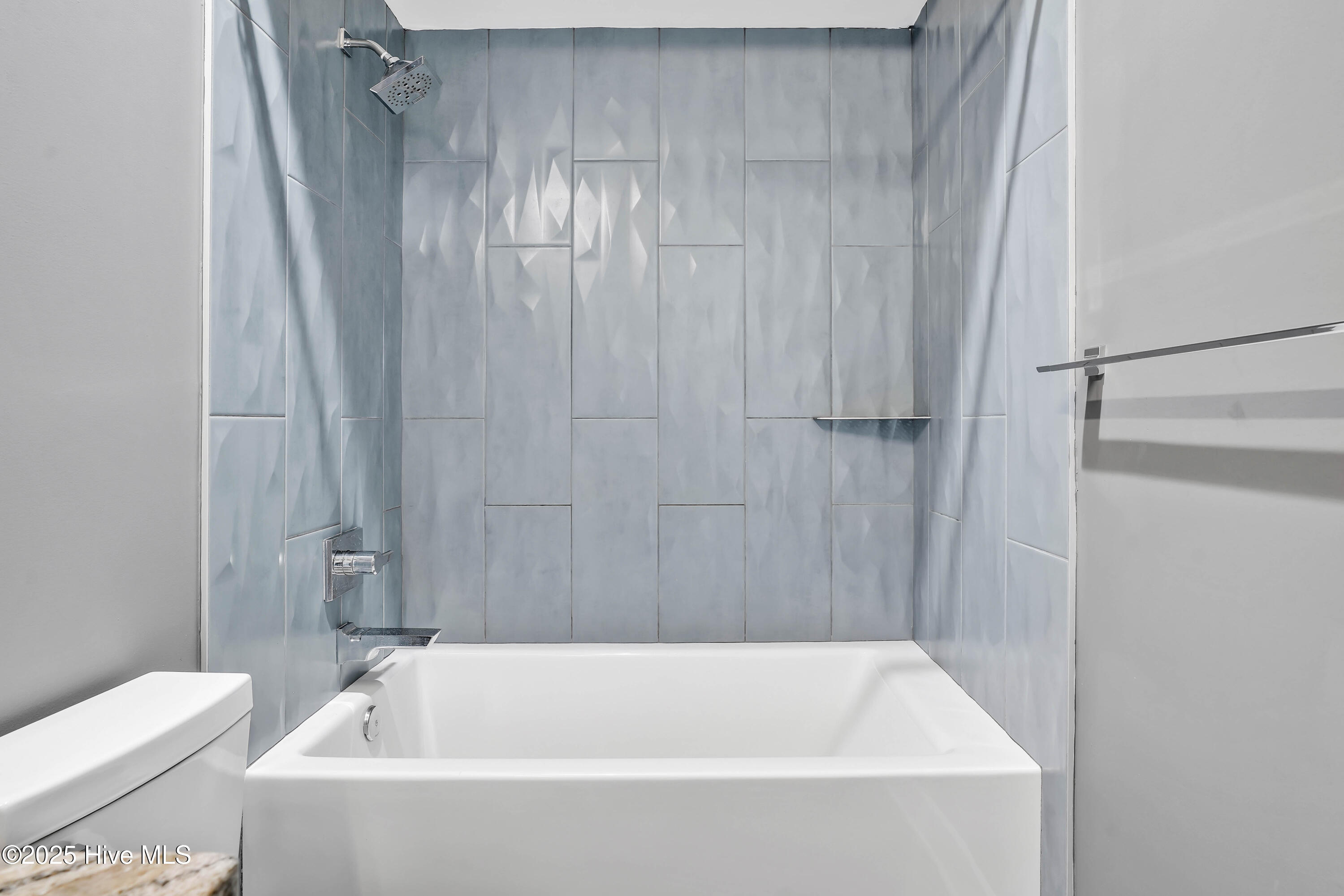 100546123 | Photo 28