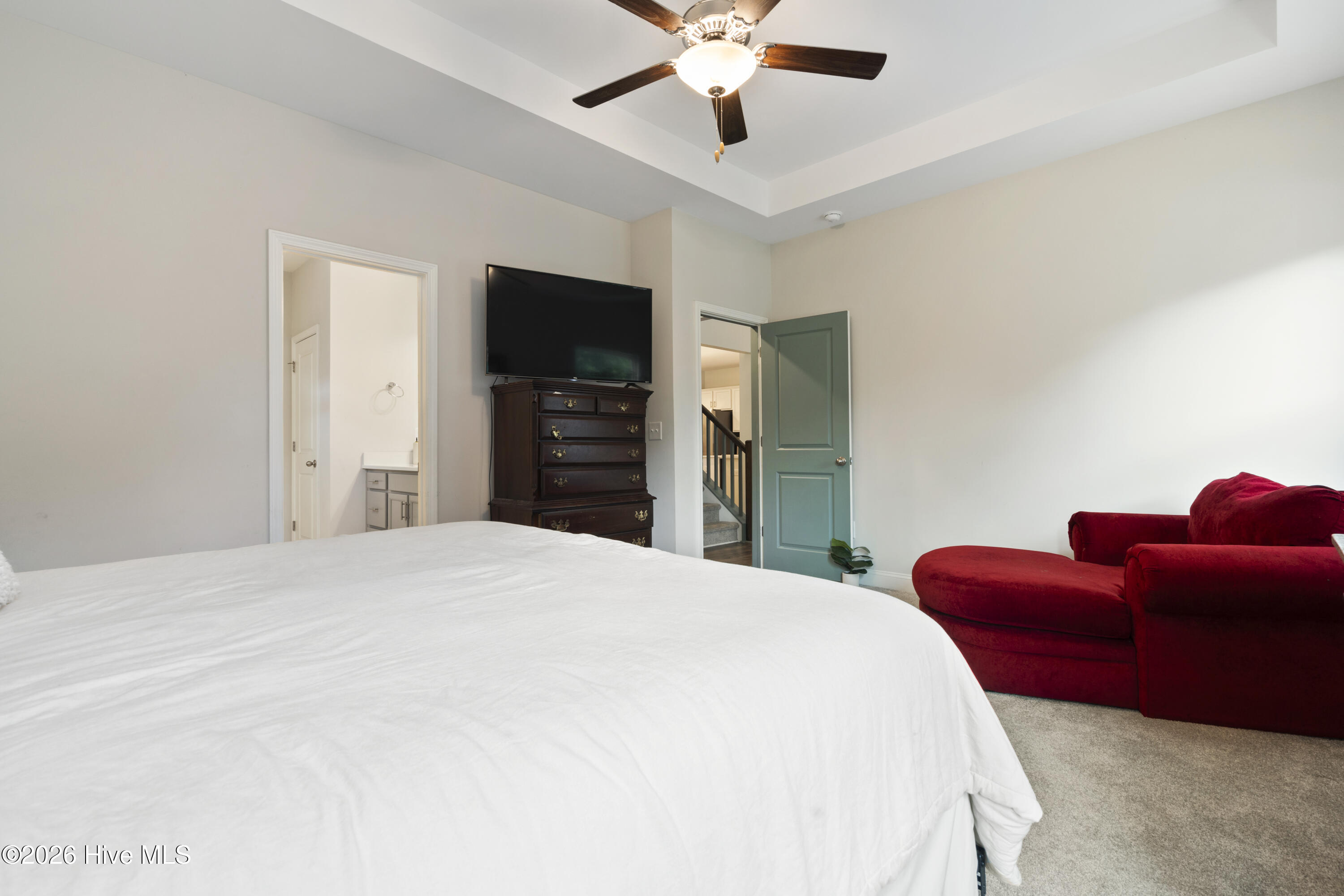 100564295 | Photo 25