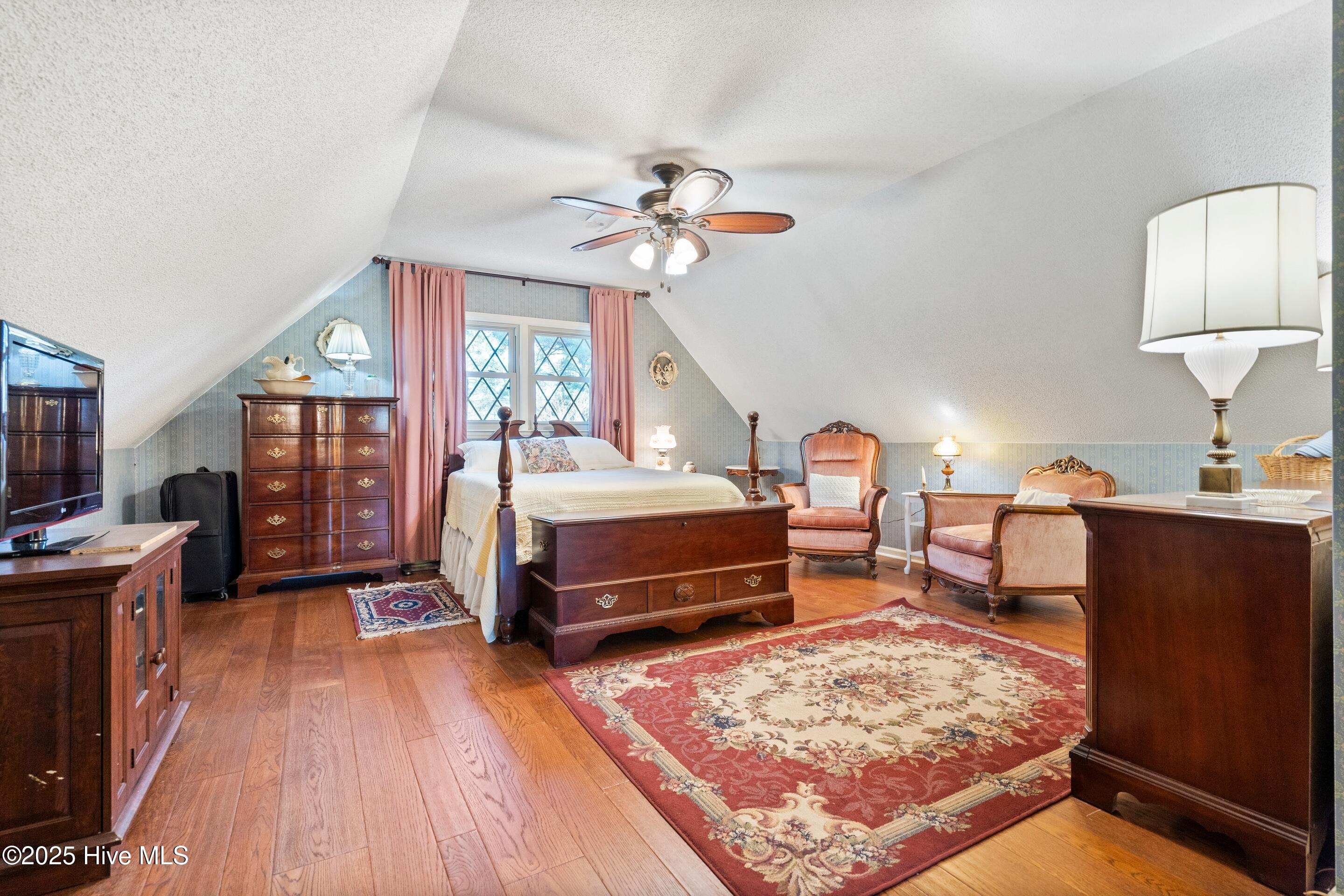 100548046 | Photo 27