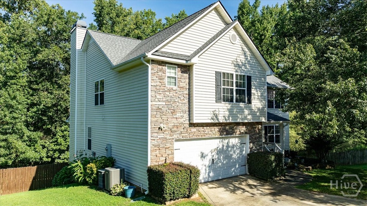 3rd image of 621 Wellington Ln, Monroe, GA 30655 | MLS# CL363113