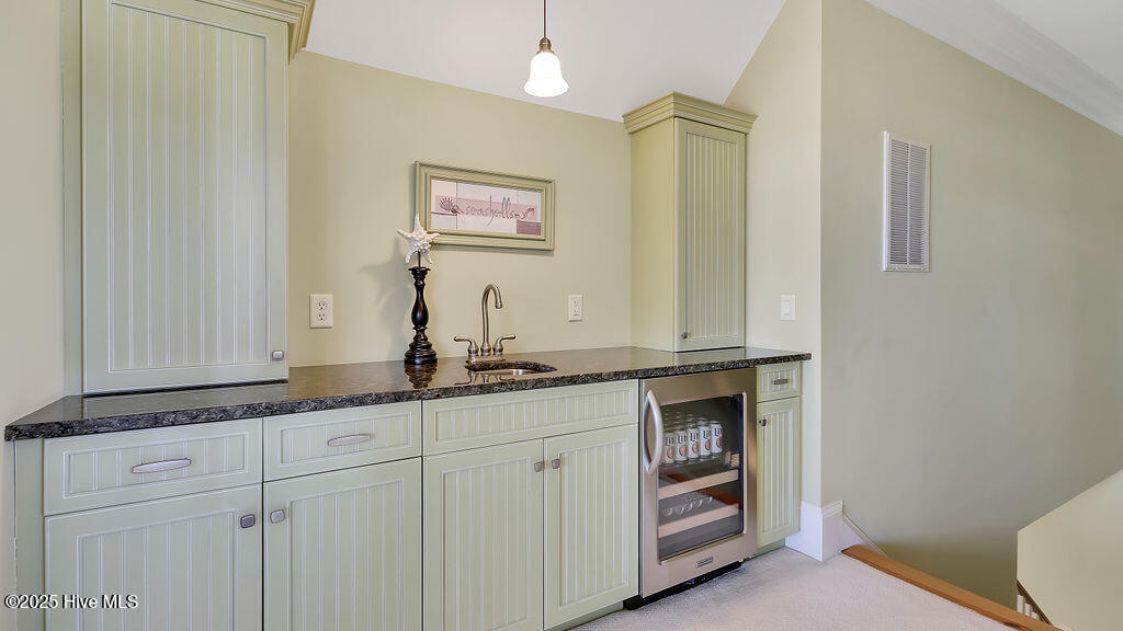 100538863 | Photo 35