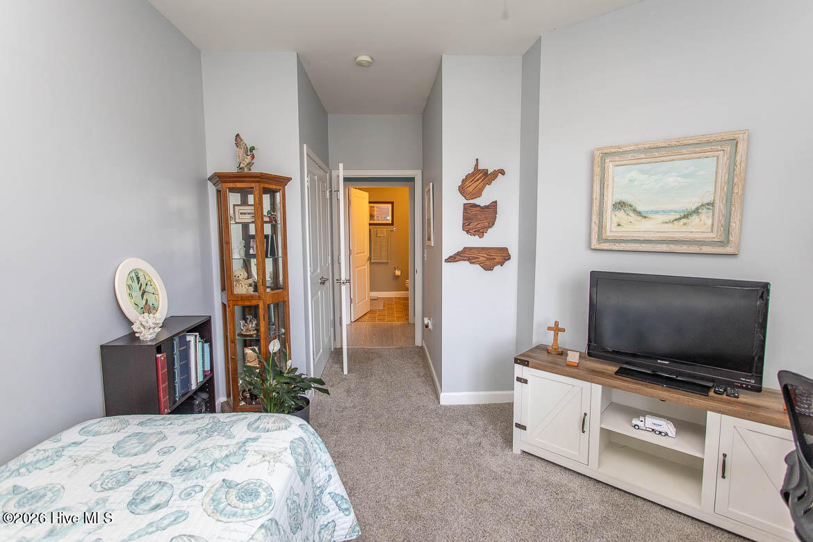 100496109 | Photo 24