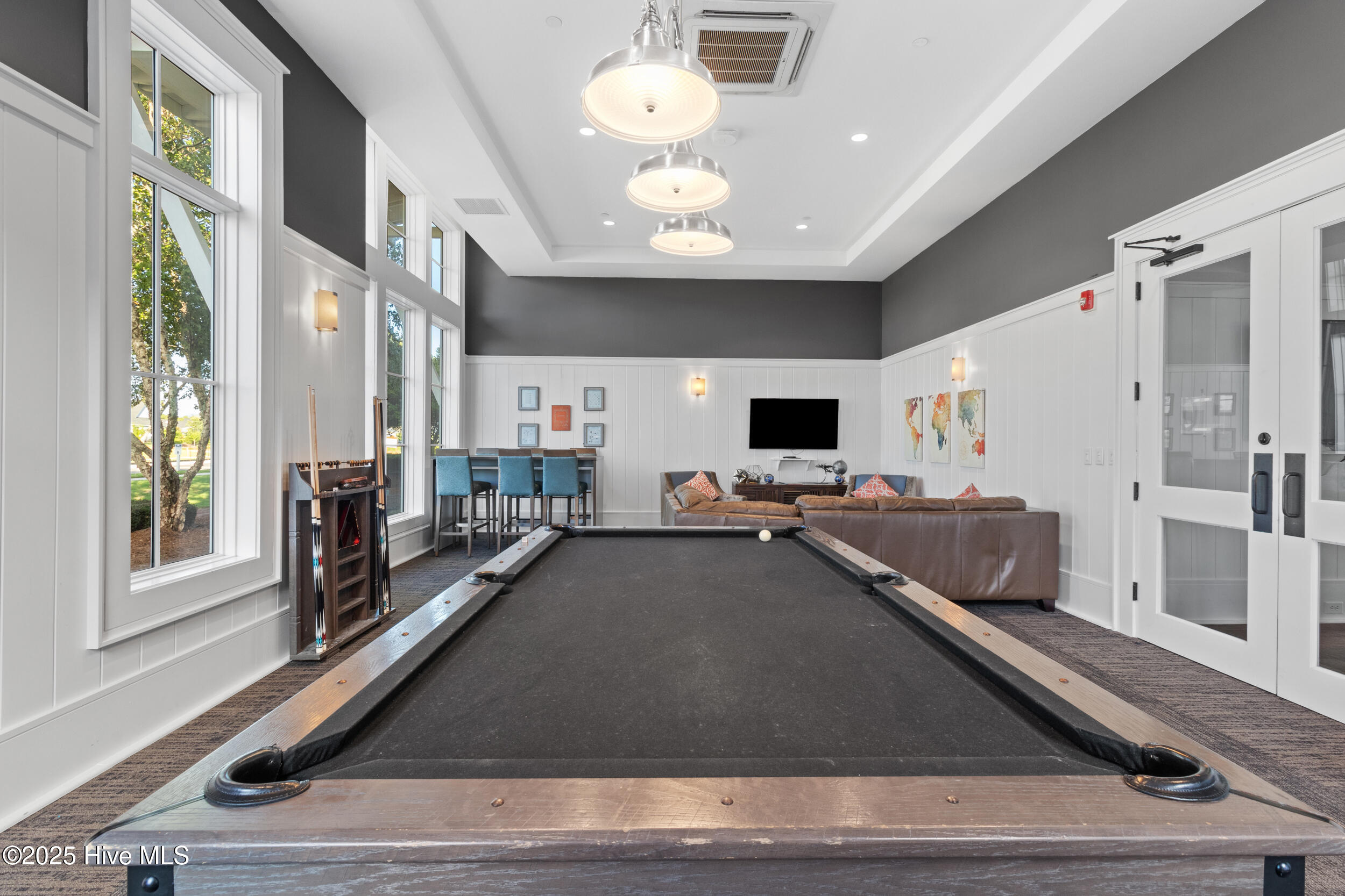 100525242 | Photo 65