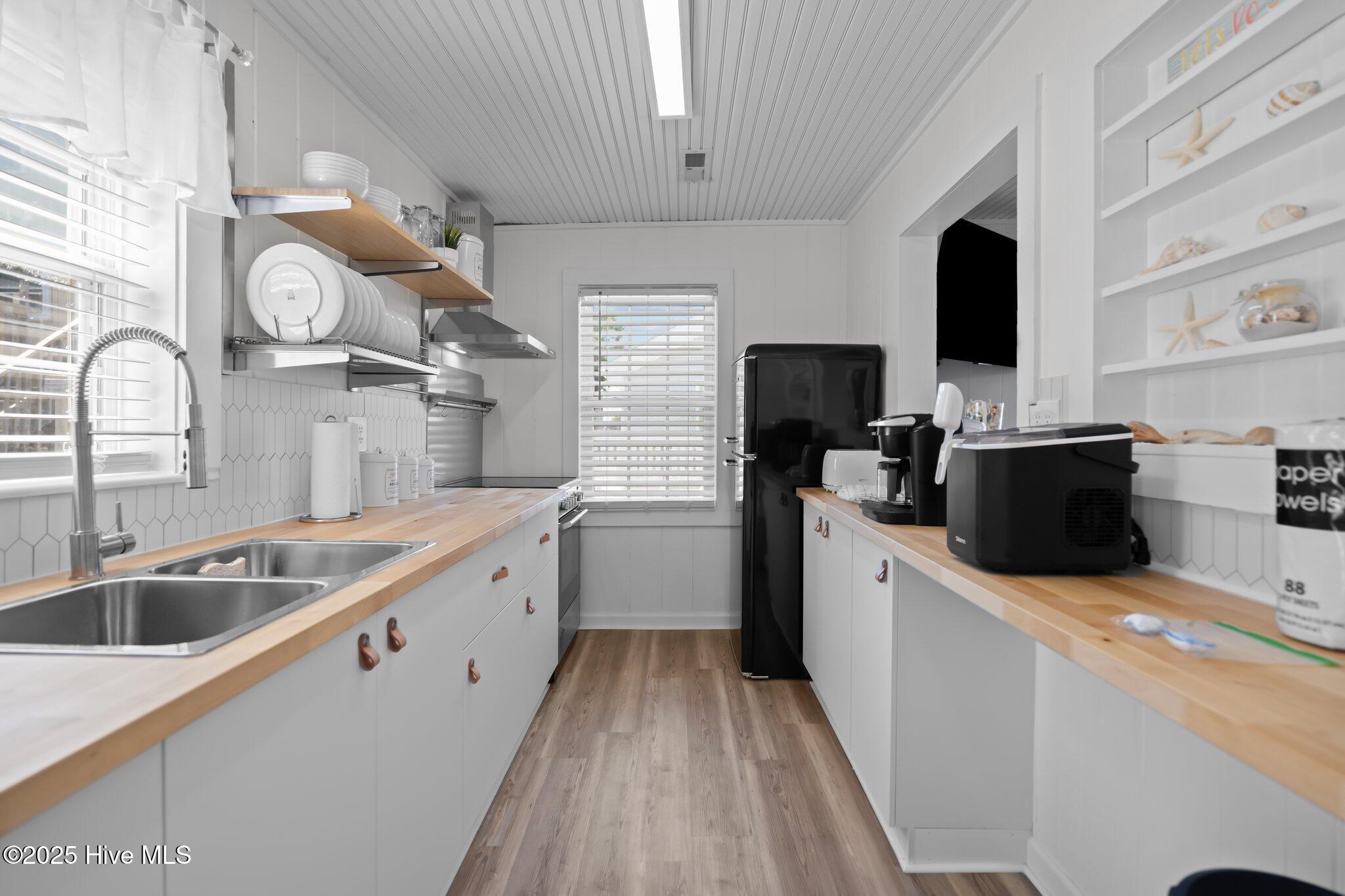 100537194 | Photo 134