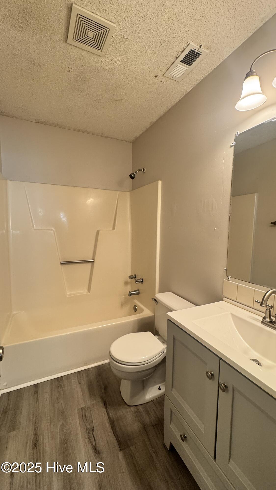 100529740 | Photo 11