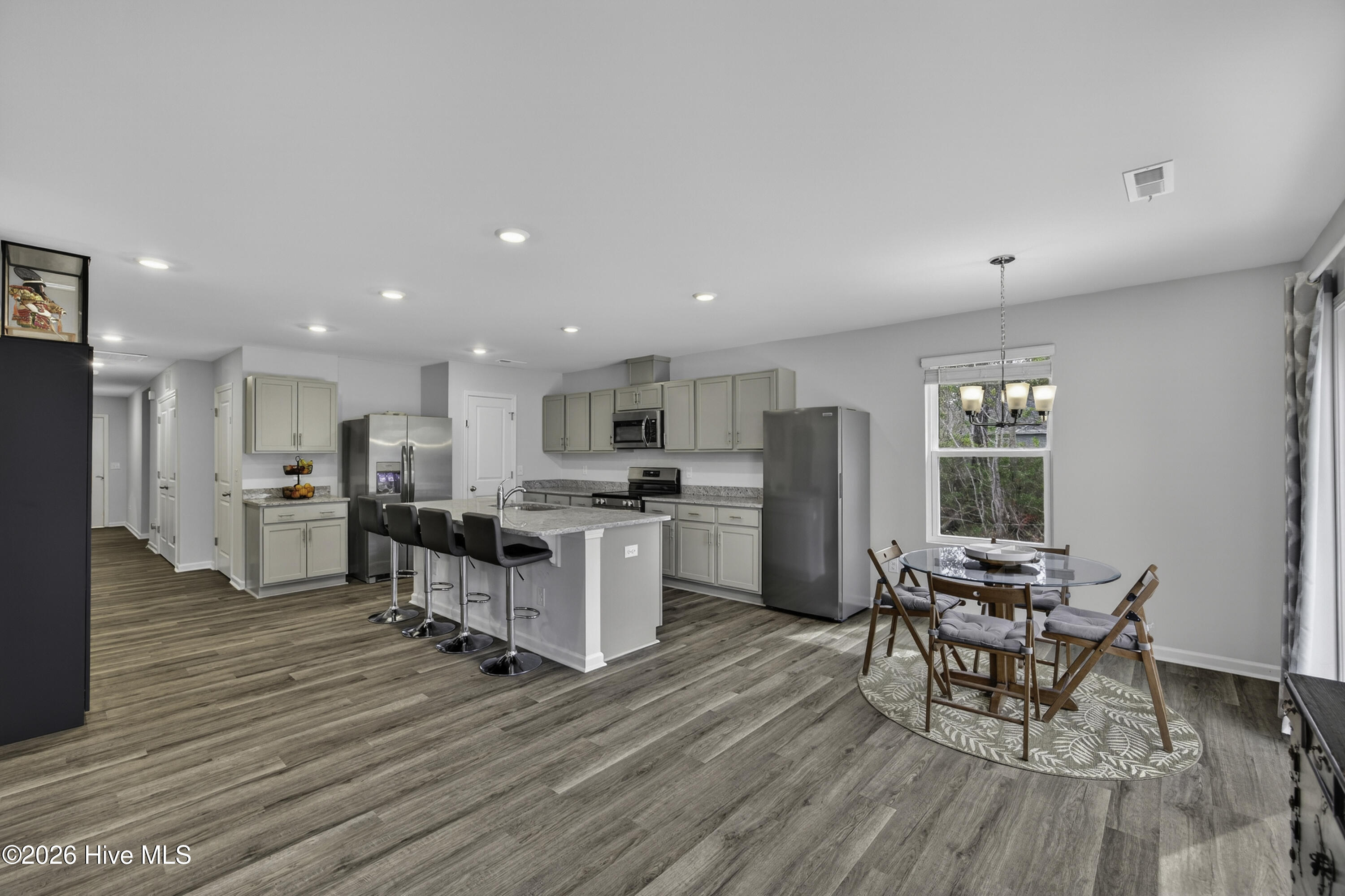 100560520 | Photo 20