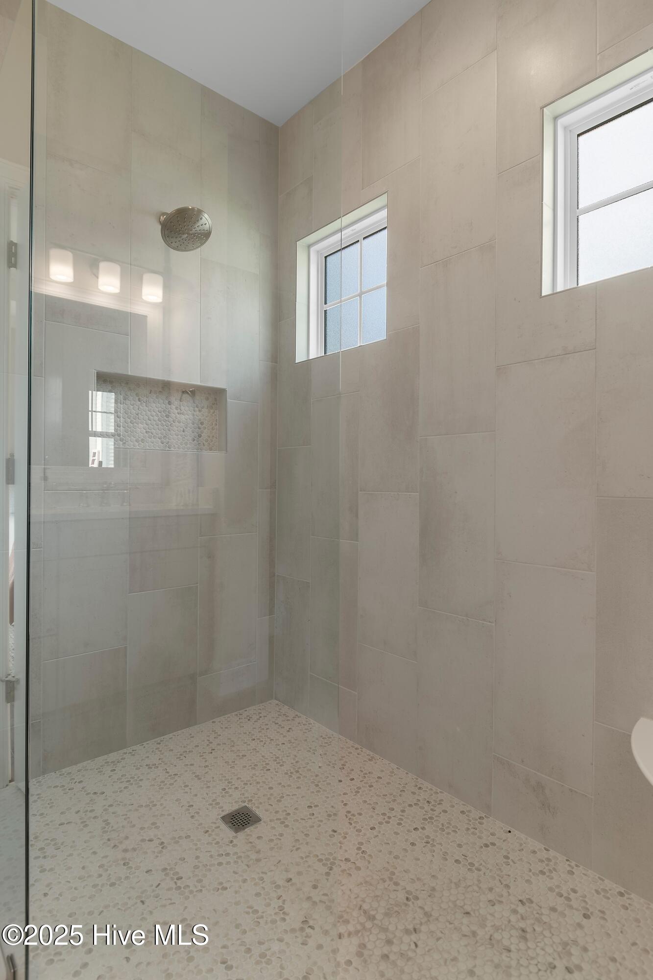 100475755 | Photo 31