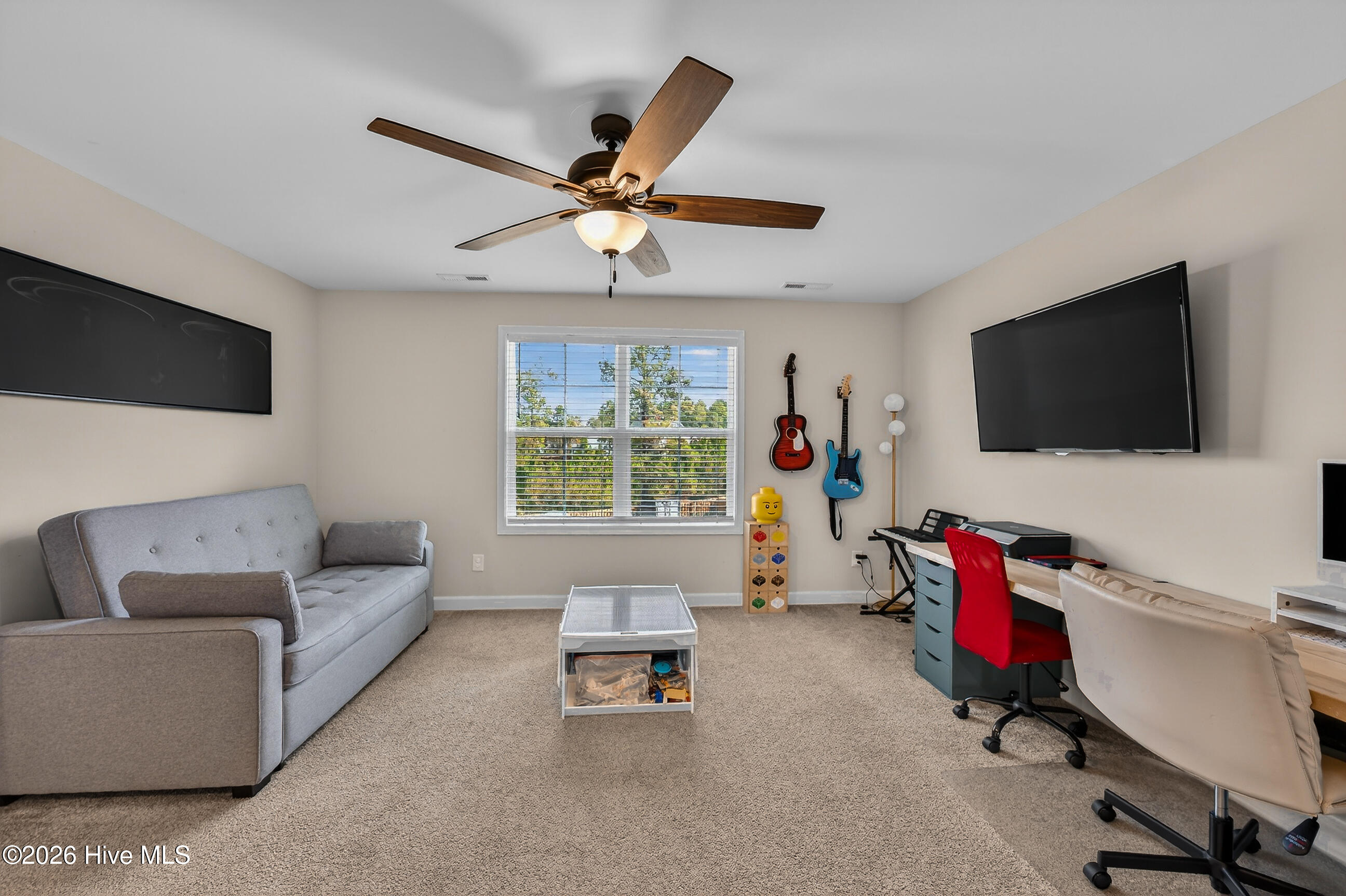 100561356 | Photo 23