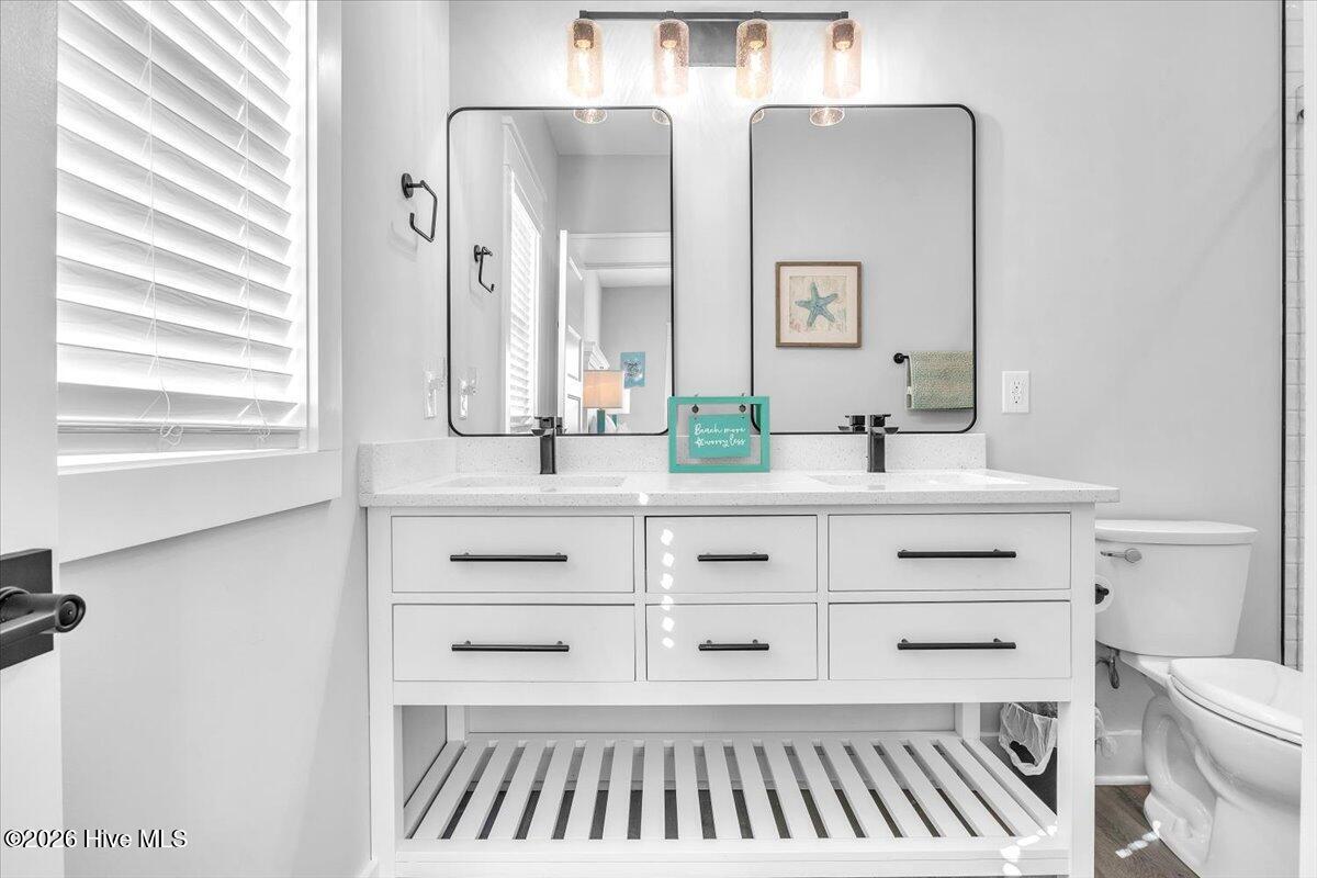 100565716 | Photo 34