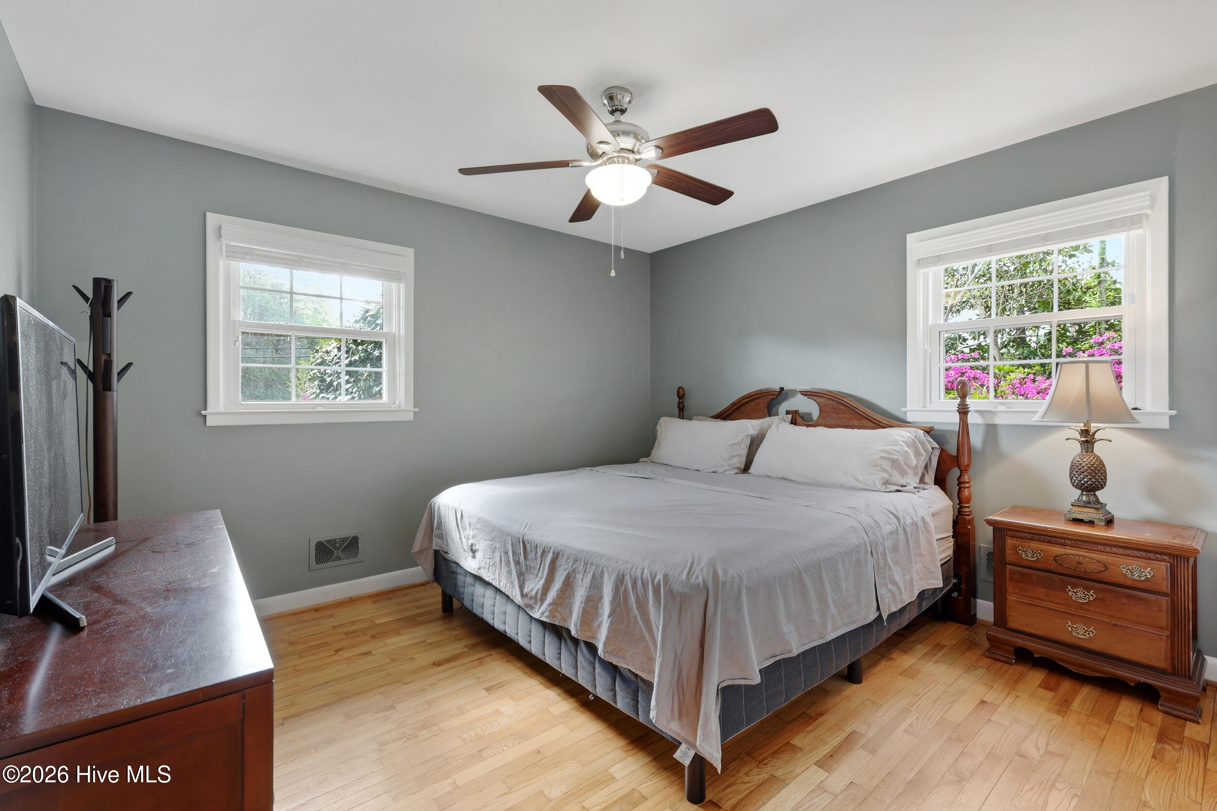 100564649 | Photo 13