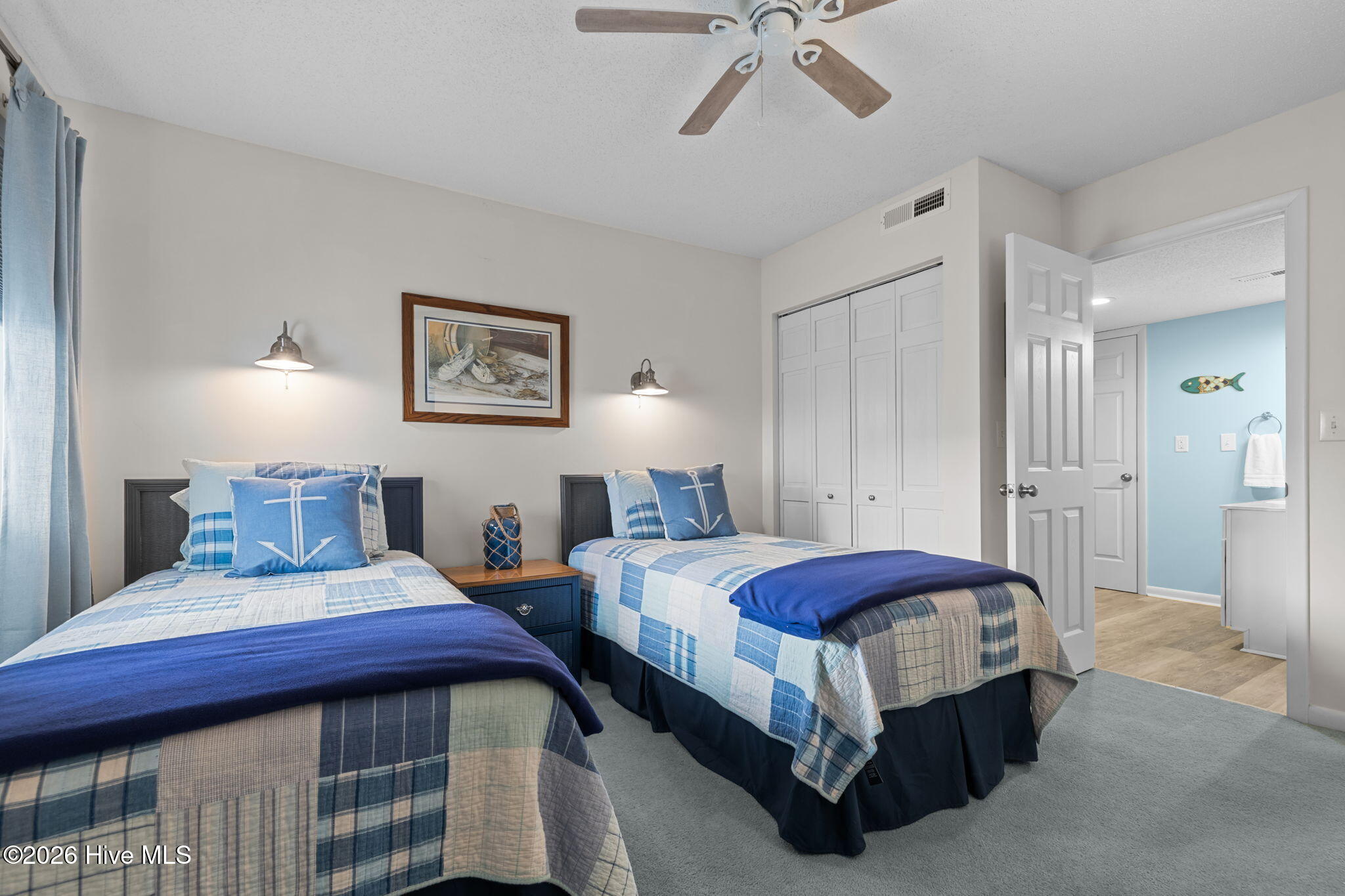 100554625 | Photo 24