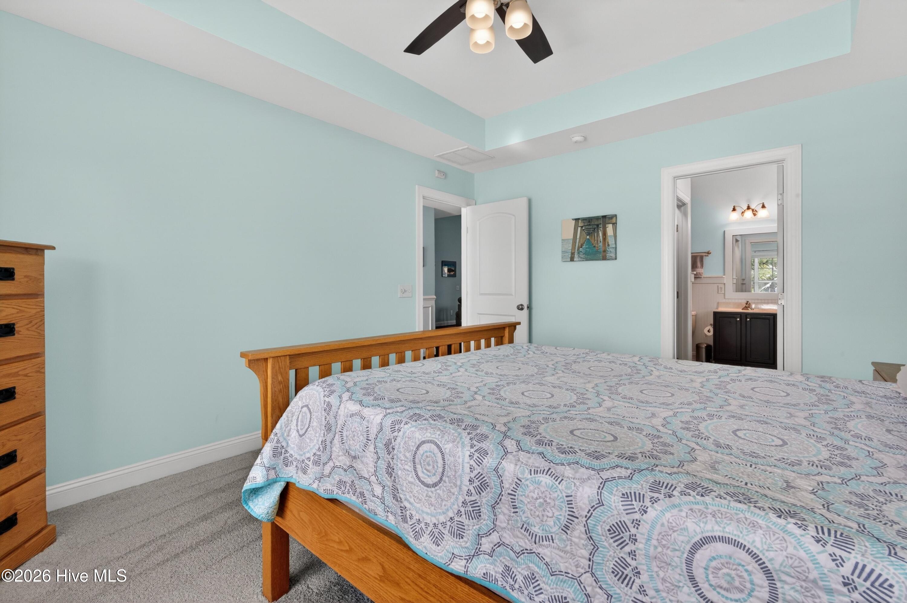 100566210 | Photo 18