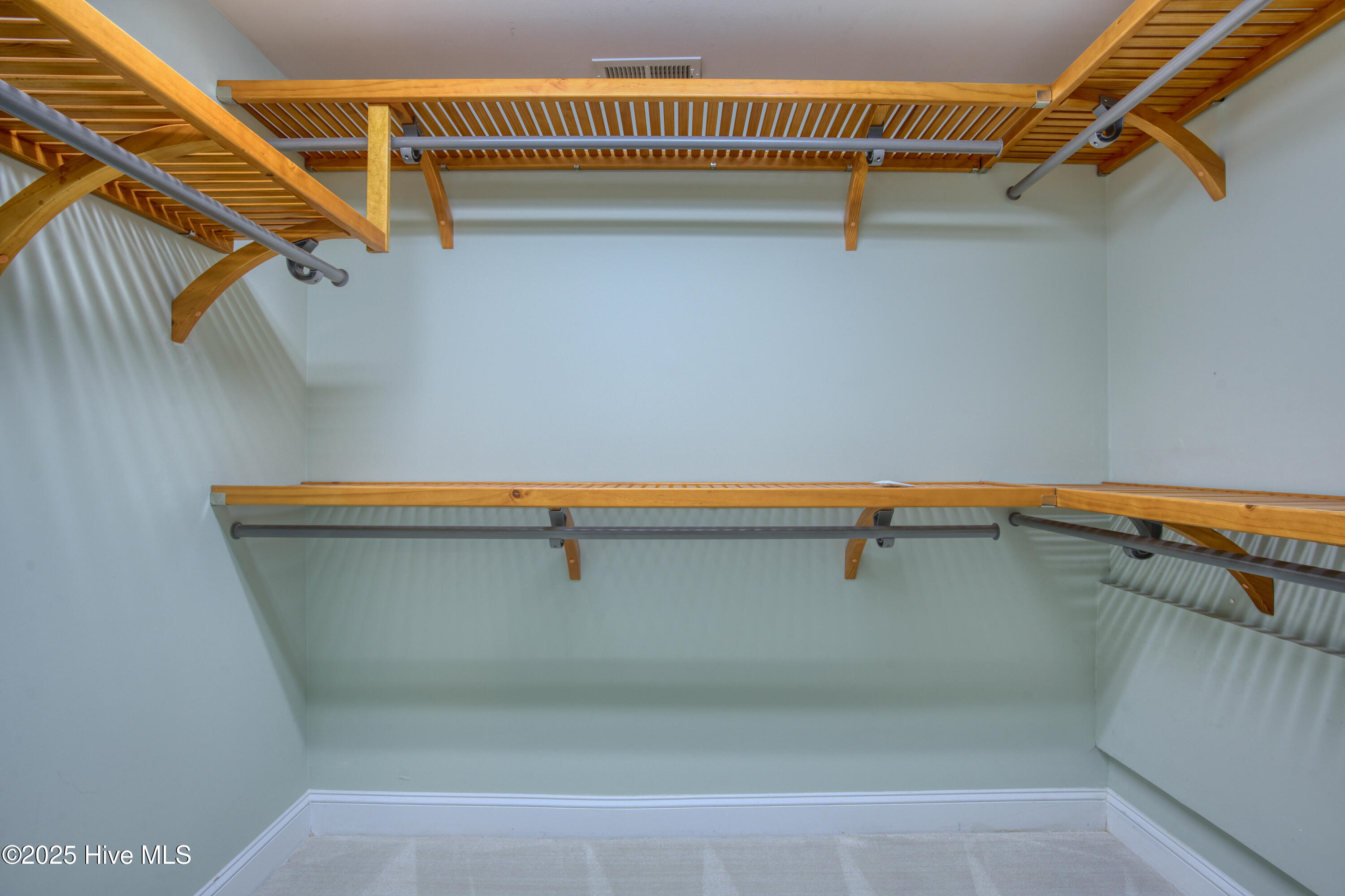 100515655 | Photo 26